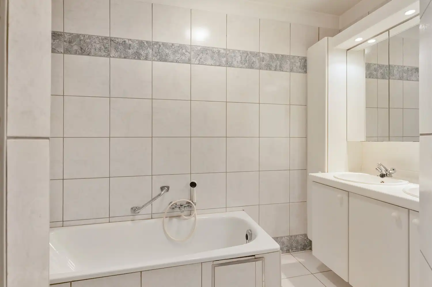 Ruim en lichtrijk appartement (ca. 145 m²) met uitzicht op de stadsvesten van Lier. foto 18