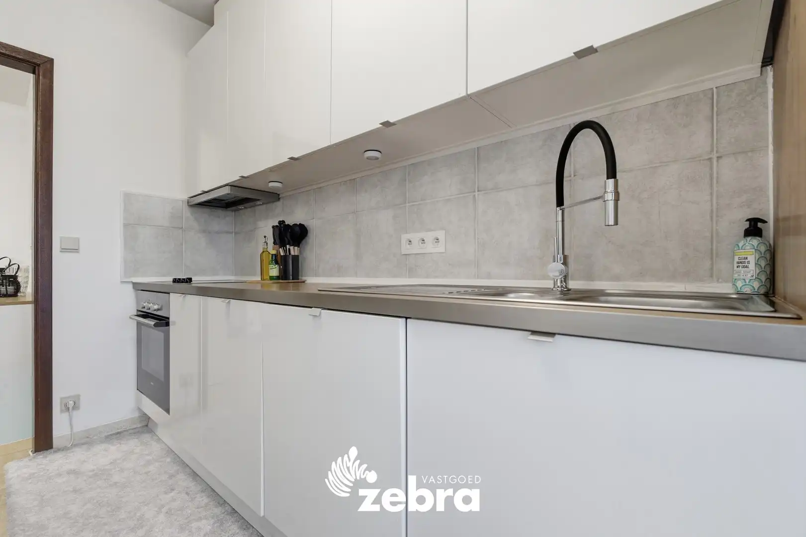 Gerenoveerd appartement met 2 slaapkamers in centrum Tielt! foto 7