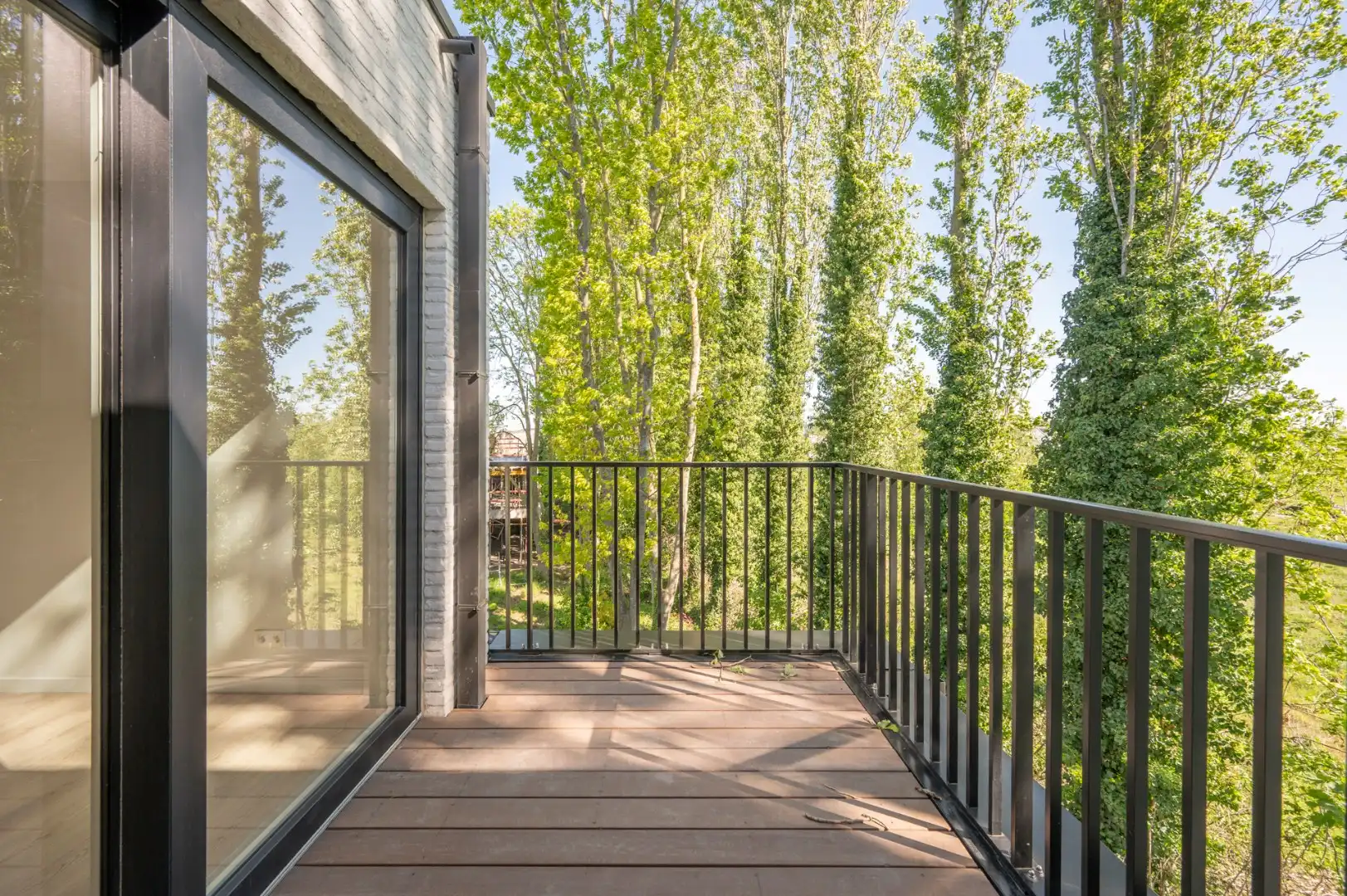 Subliem appartement te Sijsele met groot zonneterras! foto 14
