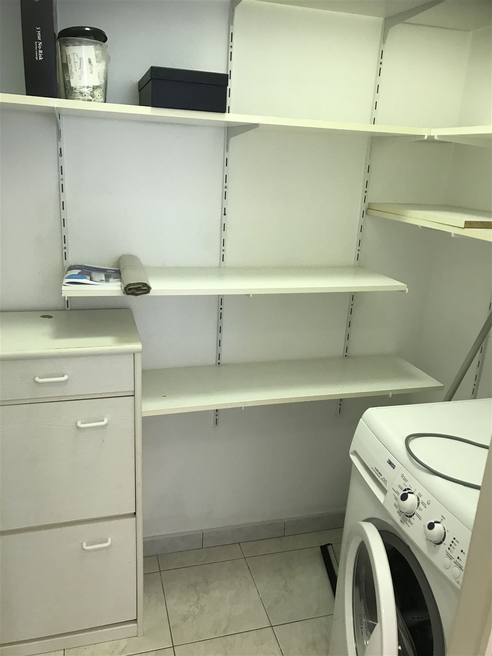 2 slaapkamerappartement te huur met garage foto 10