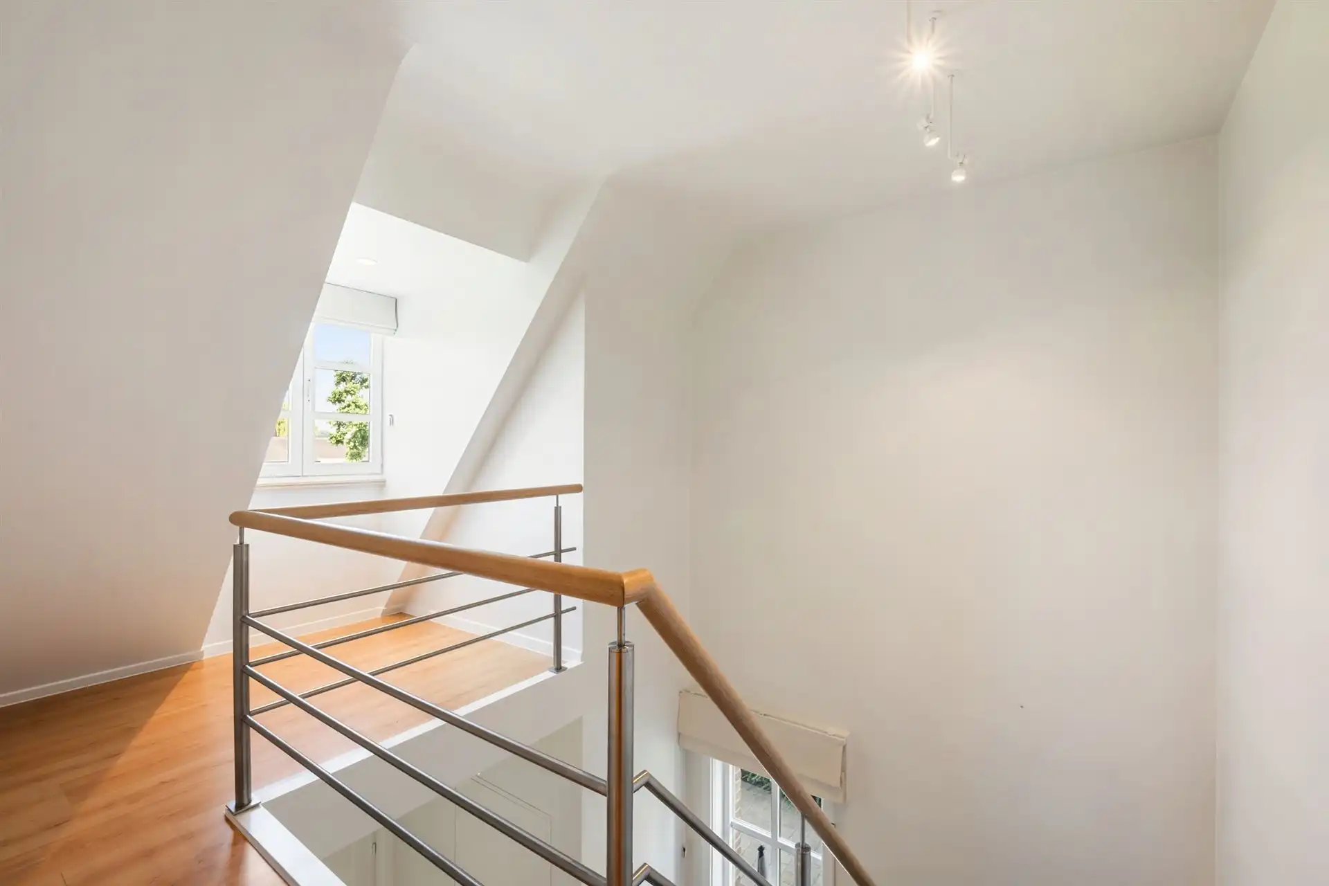 Charmante woning met prachtige tuin in Wielsbeke foto 16