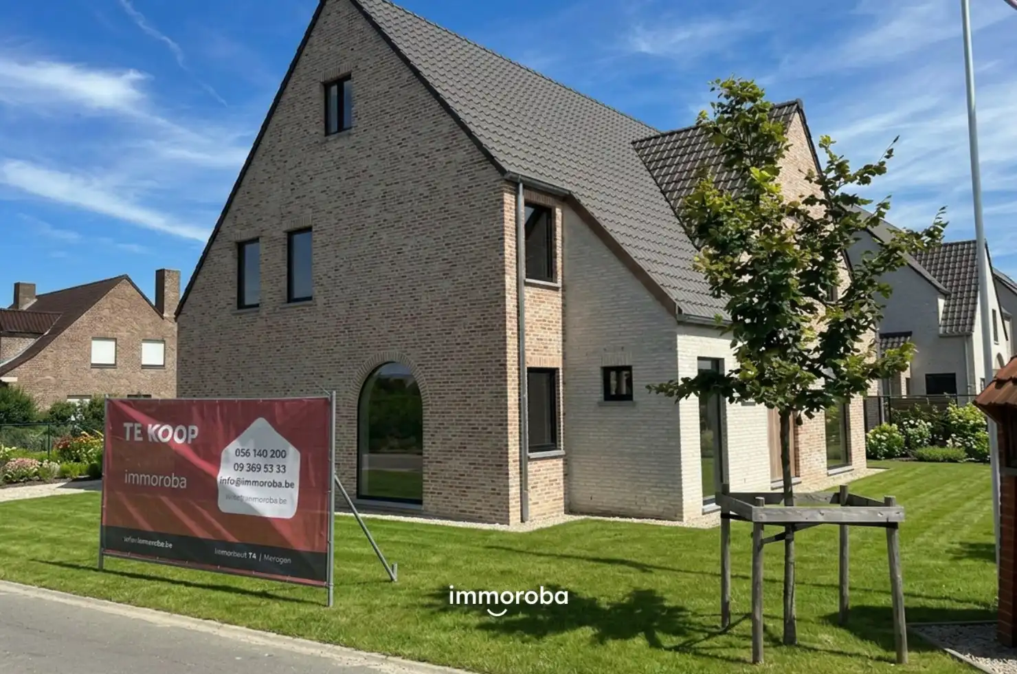 Prachtige NIEUWBOUW woning op landelijke ligging TE KOOP in Ingooigem (Anzegem). foto {{pictureIndex}}