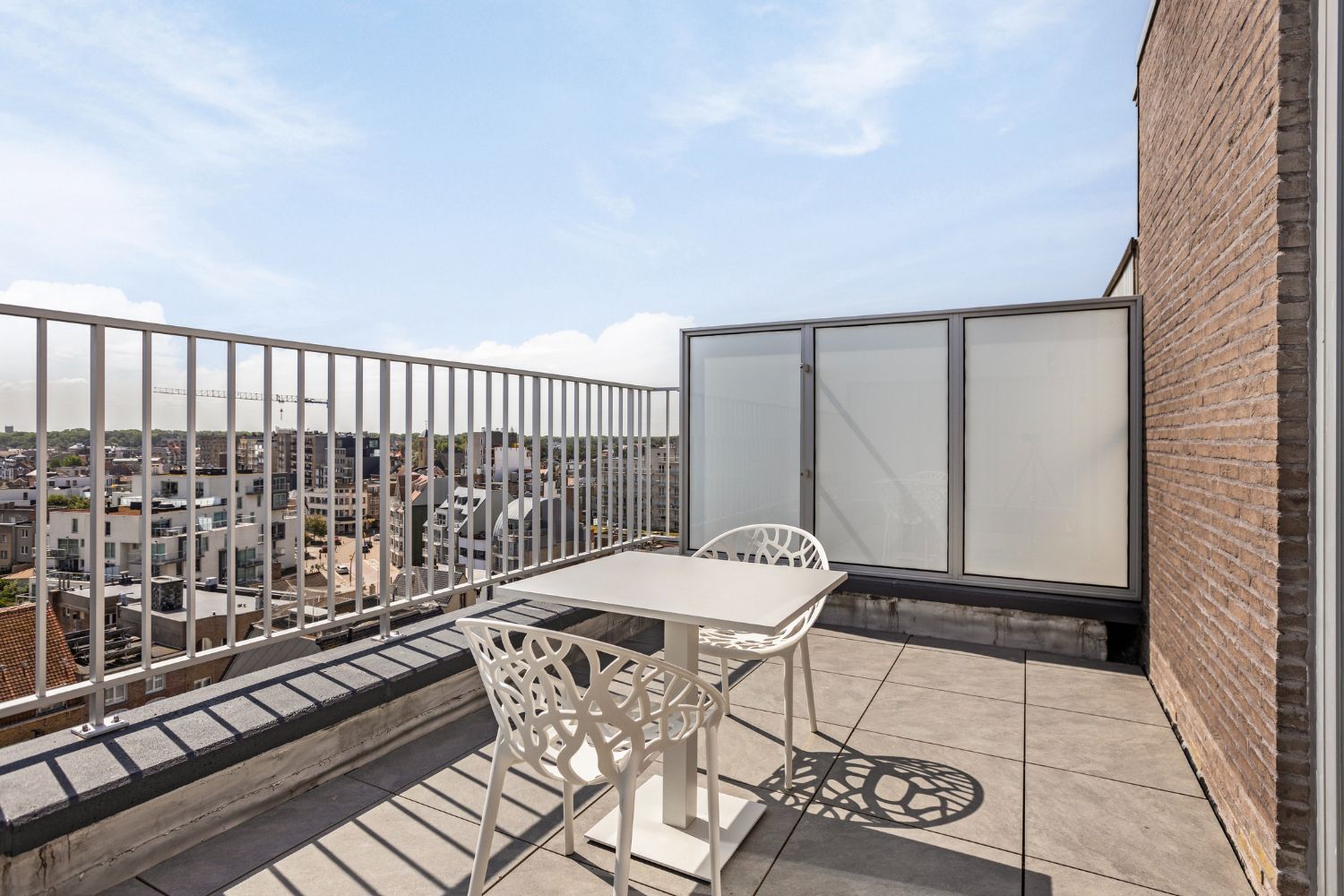 Gerenoveerde penthouse met terrassen en schitterend zeezicht! foto 12