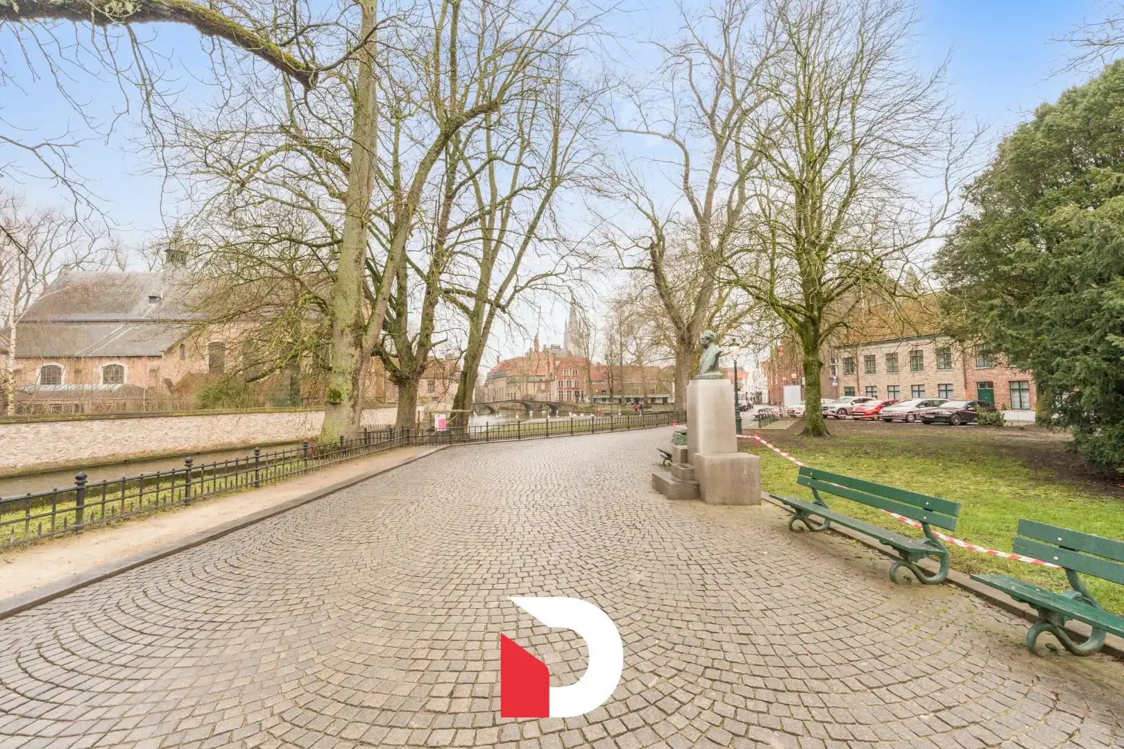 Statige burgerwoning met 4 slk op het exclusieve Wijngaardplein tussen het Minnewater en Begijnhof foto 24