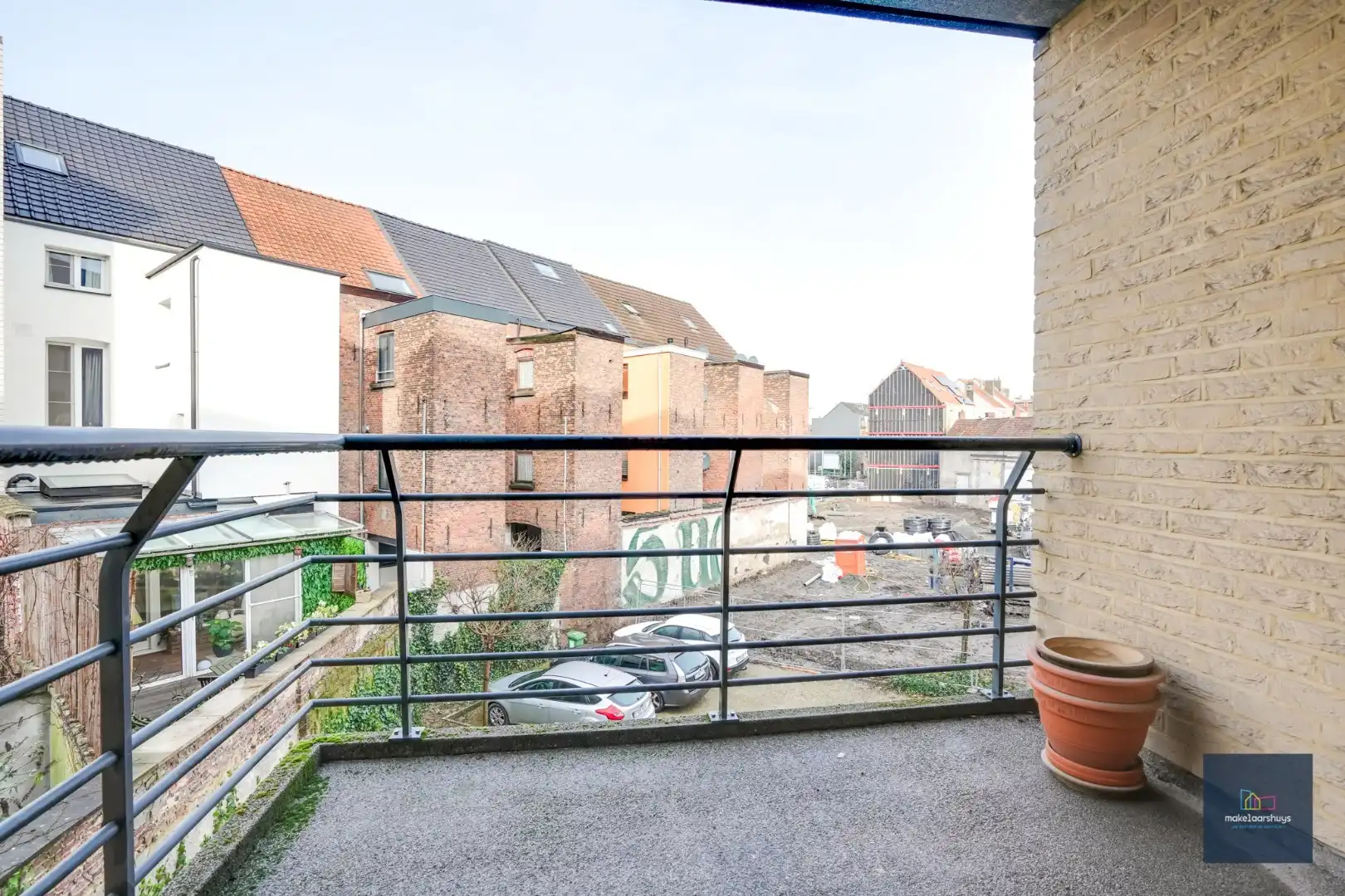 Goedgelegen 2slpk-appartement met terras en staanplaats foto 13