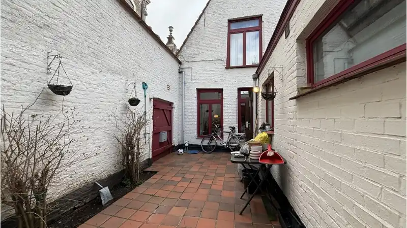 Opbrengsteigendom met Handel, Woonst en Magazijn te koop in Brugge foto 15