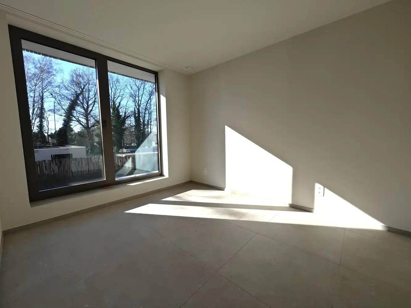 High-end nieuwbouw-duplex met ruim terras, parking en ruime buitenberging foto 14