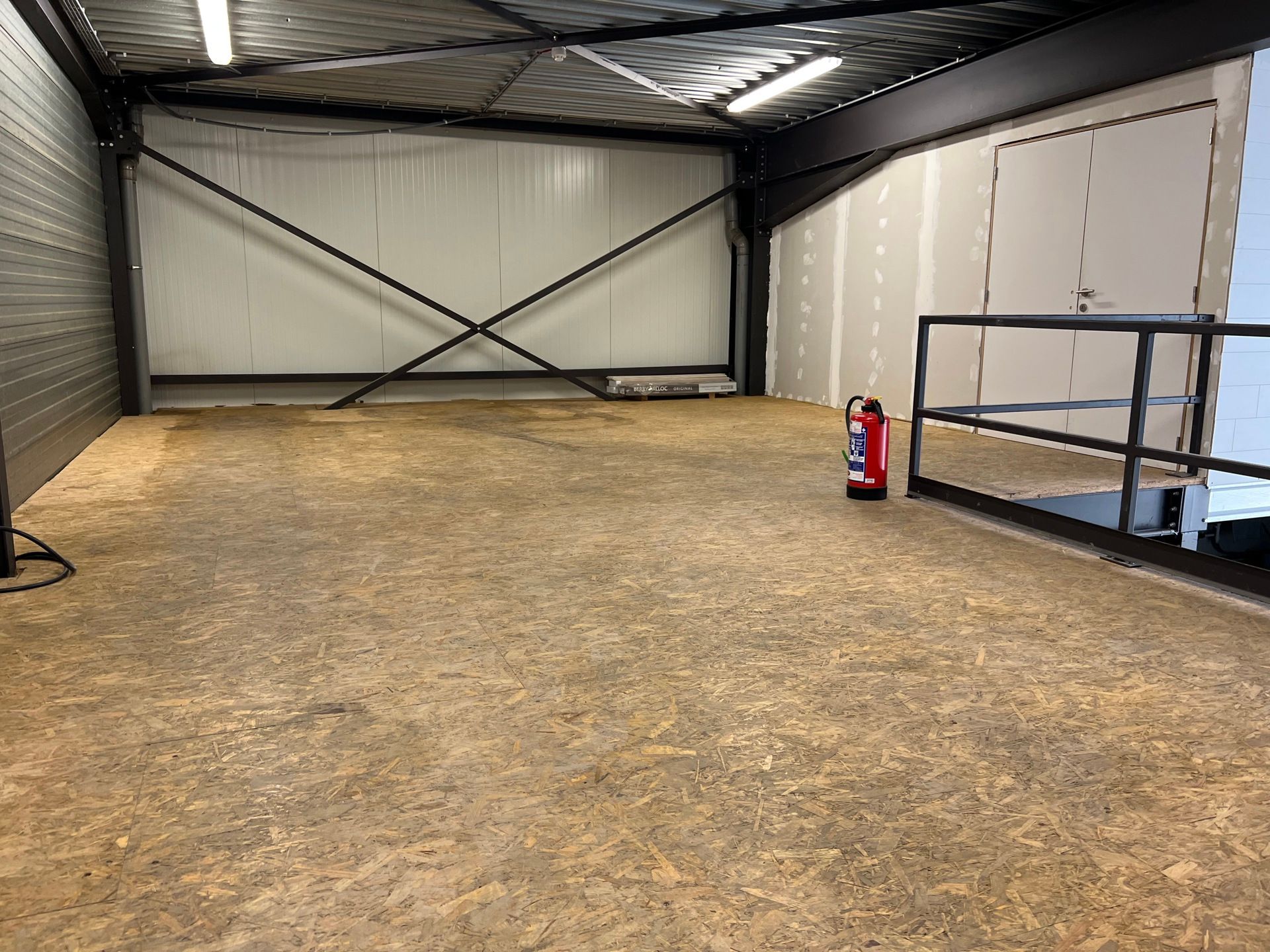 Instapklare KMO-unit te huur te Kapellen foto 6