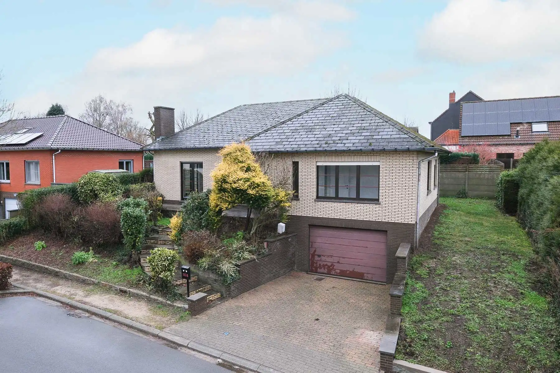 Hoofdfoto van de publicatie: Bungalow te koop