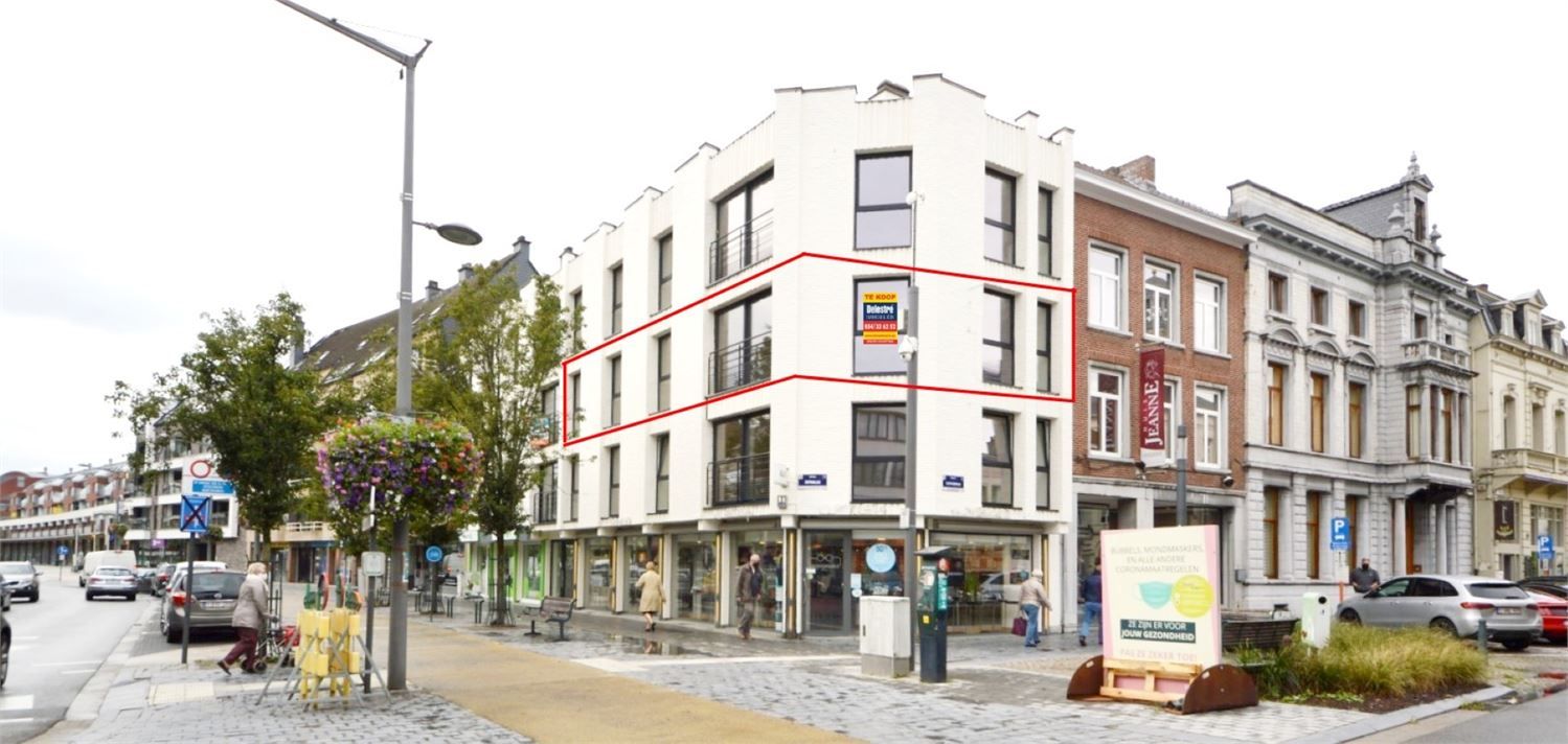 GERENOVEERD APP.CENTRUMLAAN NINOVE foto {{pictureIndex}}