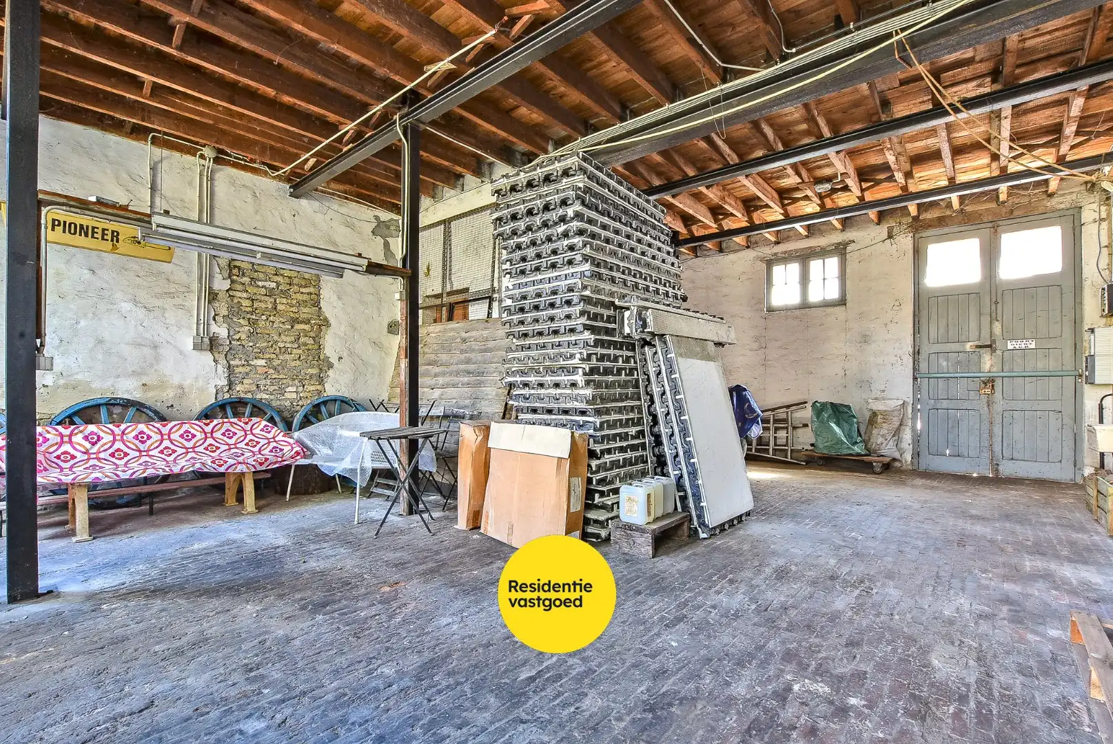 Charmante woning met opslagplaats in centrum Diksmuide op 248 m²! foto 15