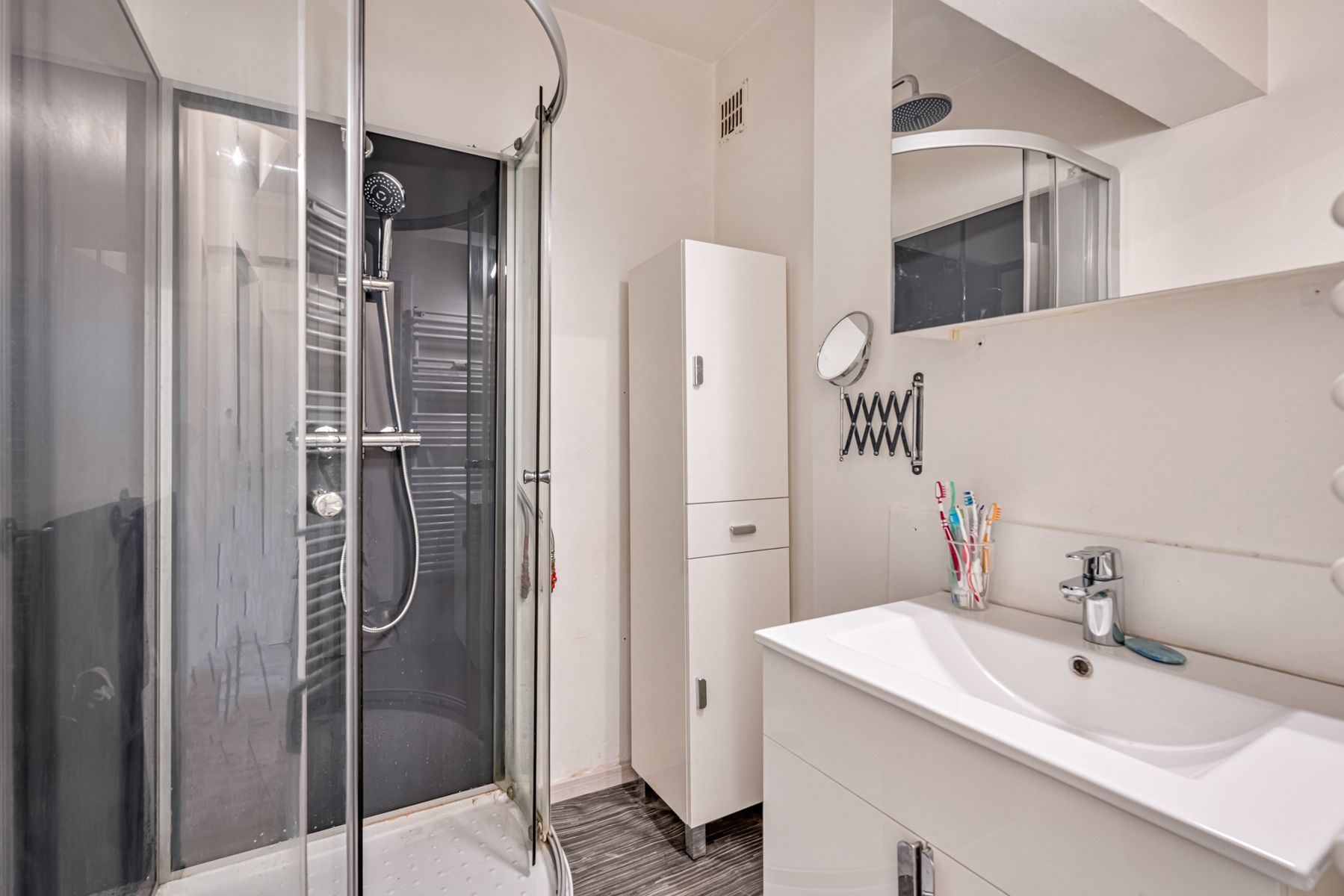 Instapklaar 3-slaapkamerappartement met terras en uitzicht foto 10