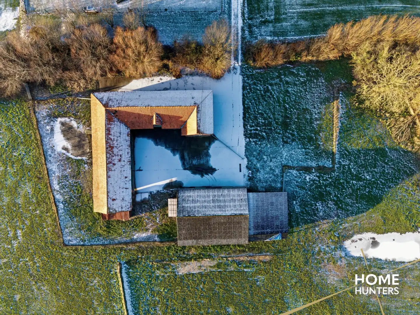Unieke te renoveren hoeve op 14.188 m² met adembenemend zicht op de Kemmelberg foto 6