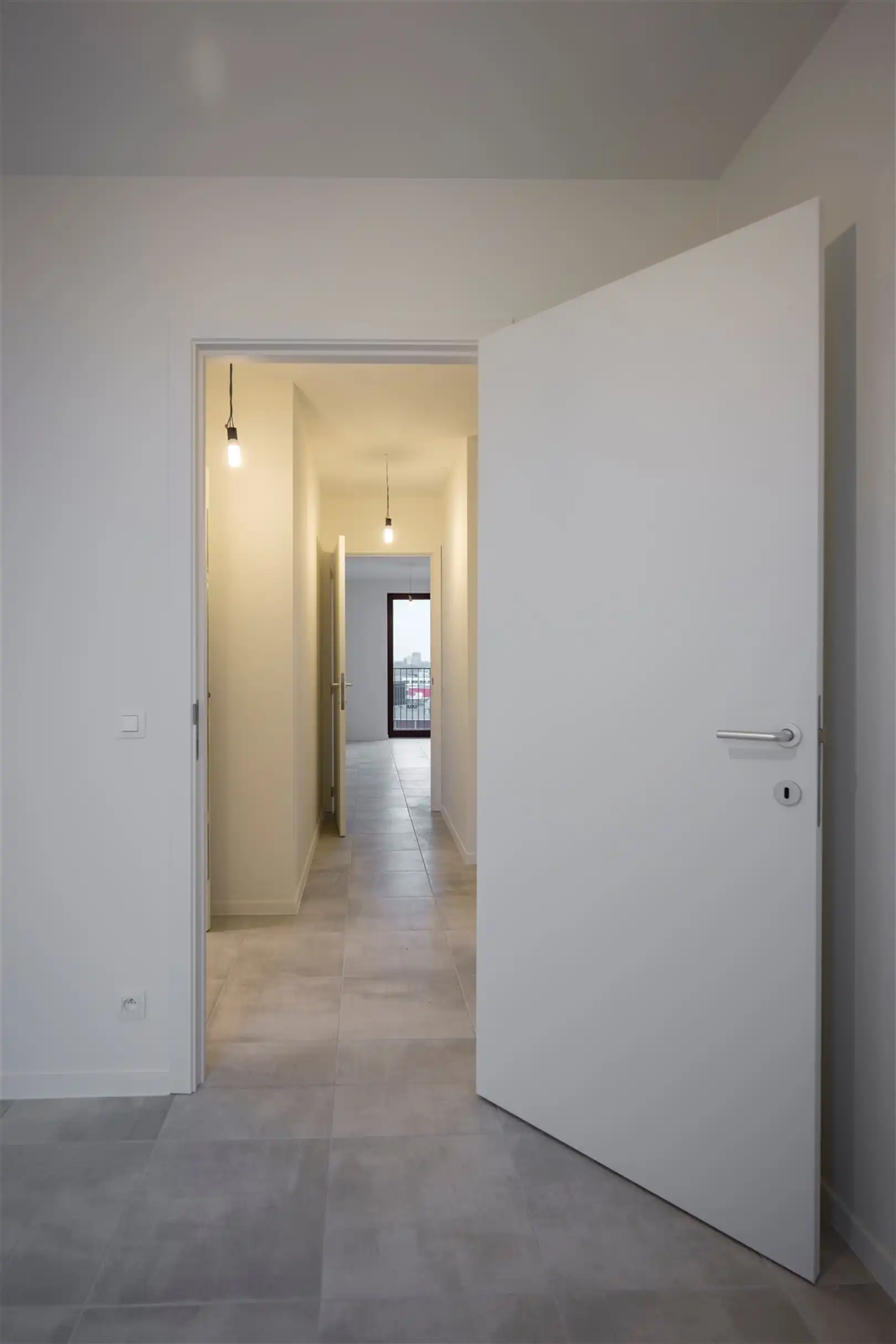 Nieuwbouw tweeslaapkamerappartement met terras foto 11