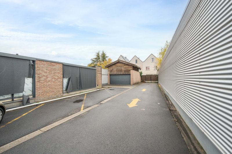 Centrum Roeselare - Horeca pand met woongelegenheid en garage foto 13