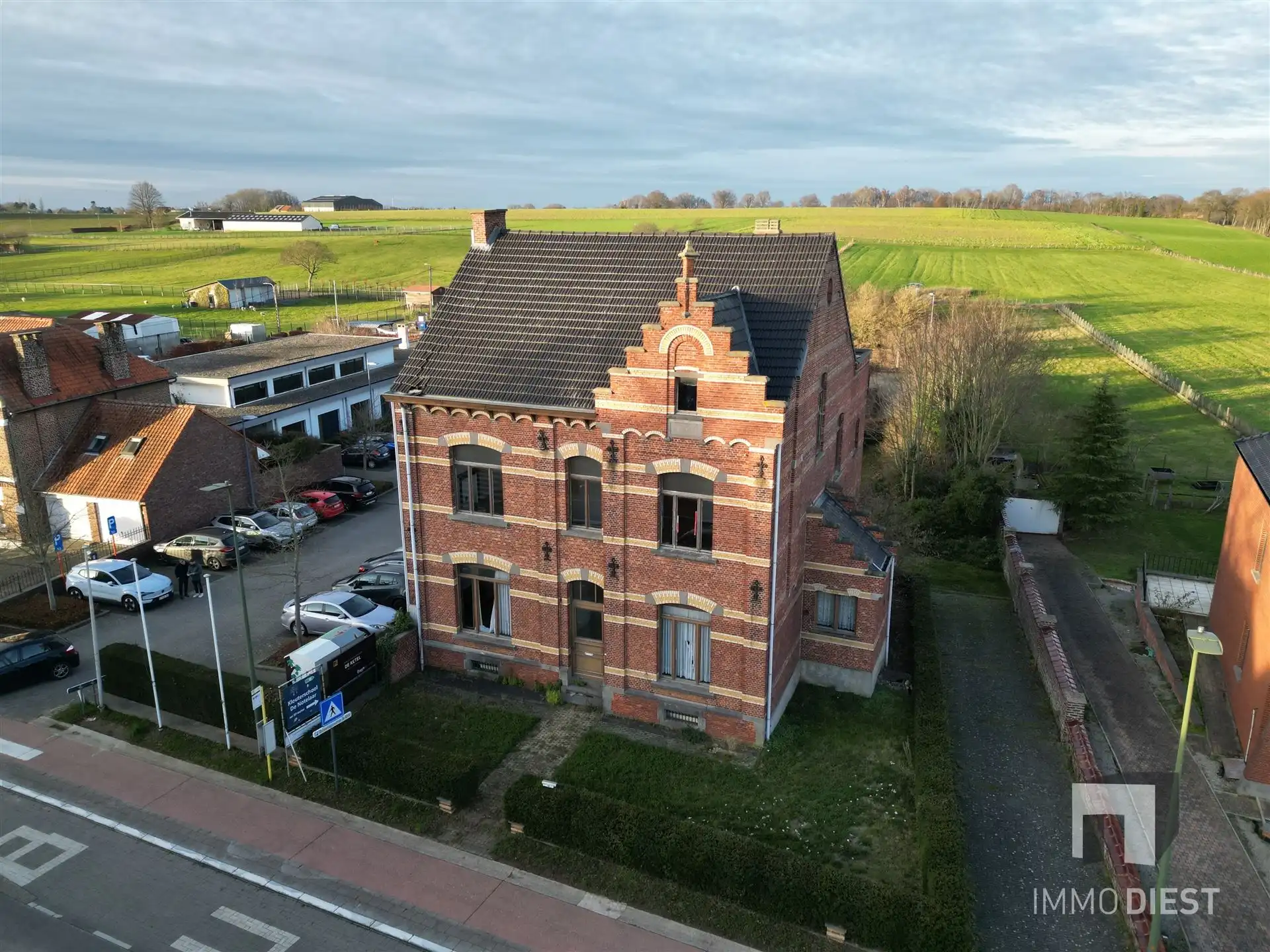 Hoofdfoto van de publicatie: Voormalige pastorie woning in Kaggevinne (Diest)