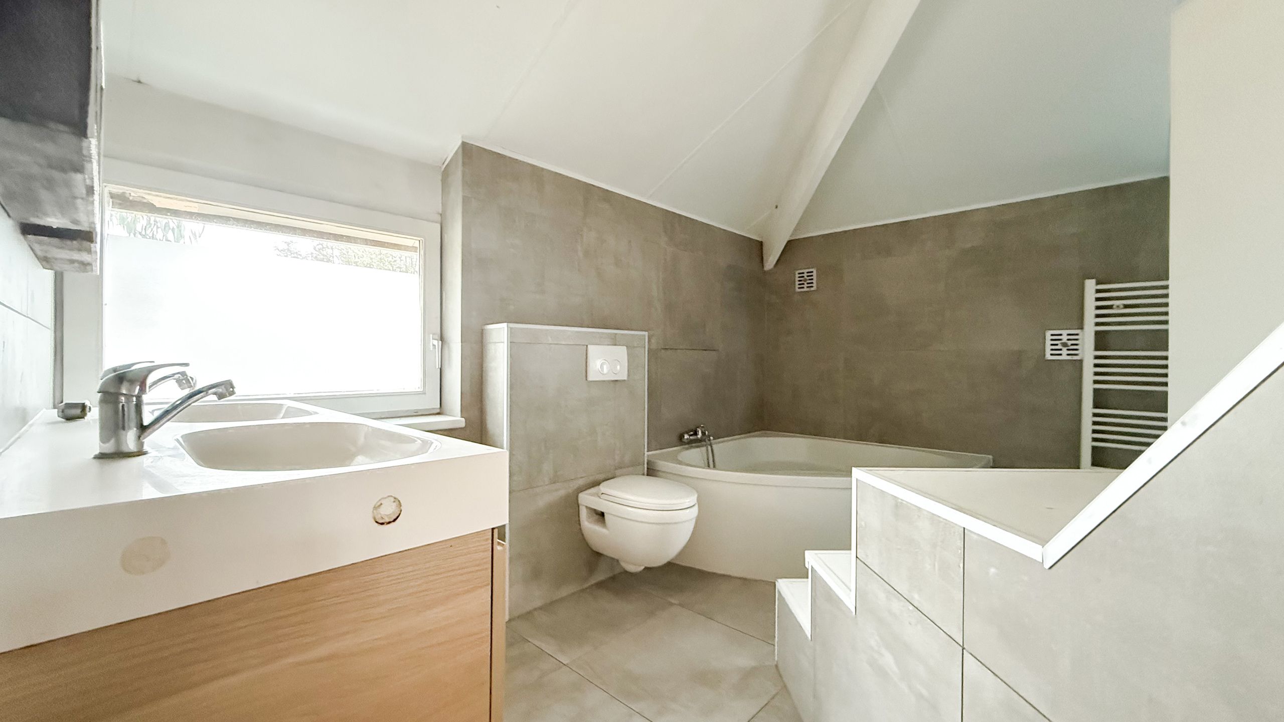 Te renoveren woning met grote tuin in doodlopende straat! foto 33