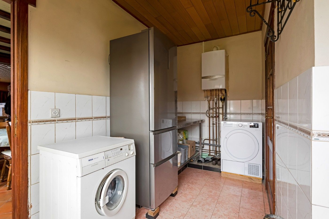 Rustig gelegen woning met 2 slpk., atelier, tuin en dubbele garagebox foto 14