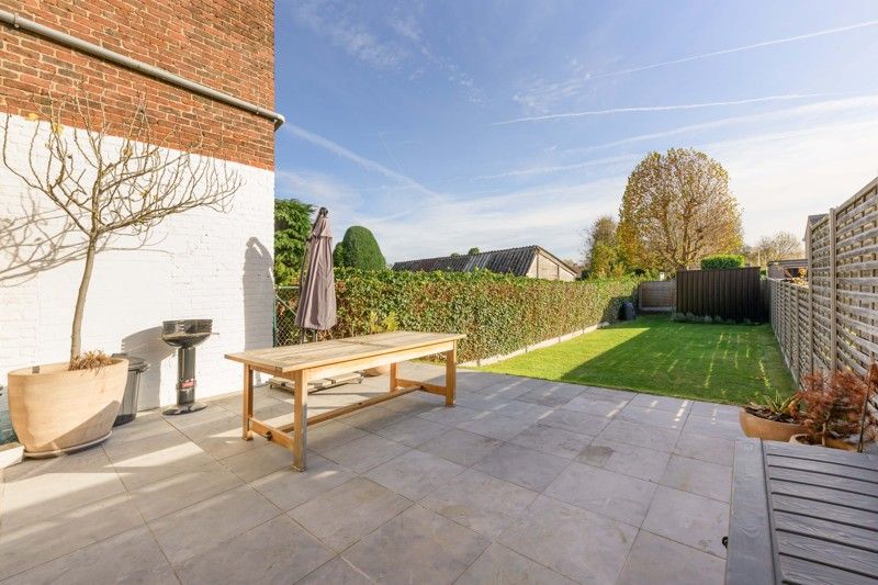 PERFECTE STARTERSWONING! Tot in de puntjes gerenoveerde woning nabij hartje Beveren-Leie! foto 22