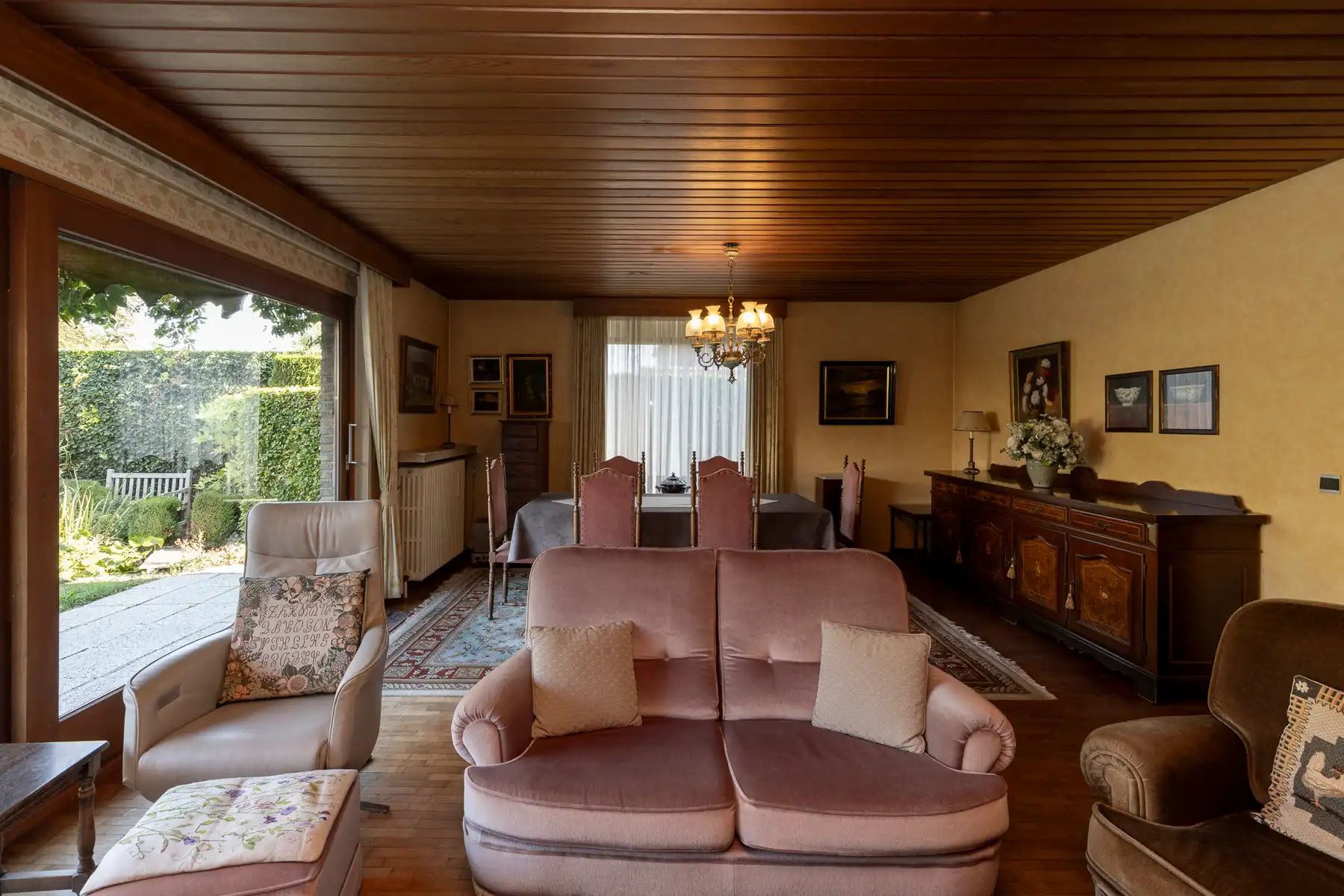 Ruime woning met 5 kamers op toplocatie! foto 3