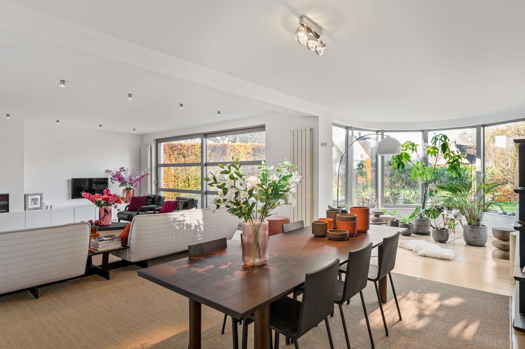 Moderne villa in een doodlopende straat vlakbij het centrum foto 5