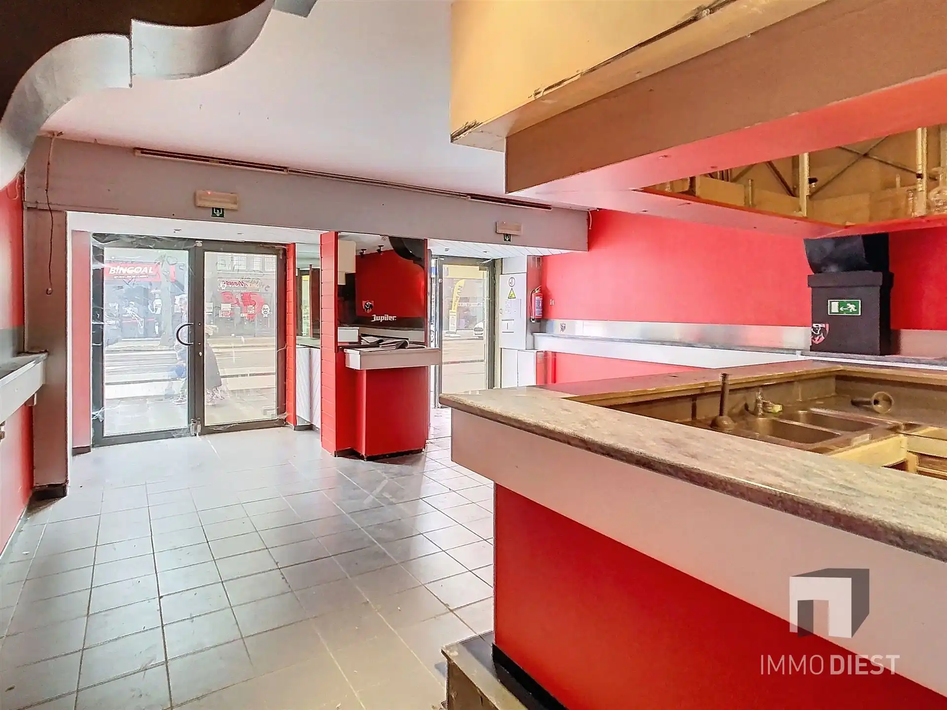 Handelspand 180m2 gelijkvloers op 3,47are met achterliggende tuin foto 7