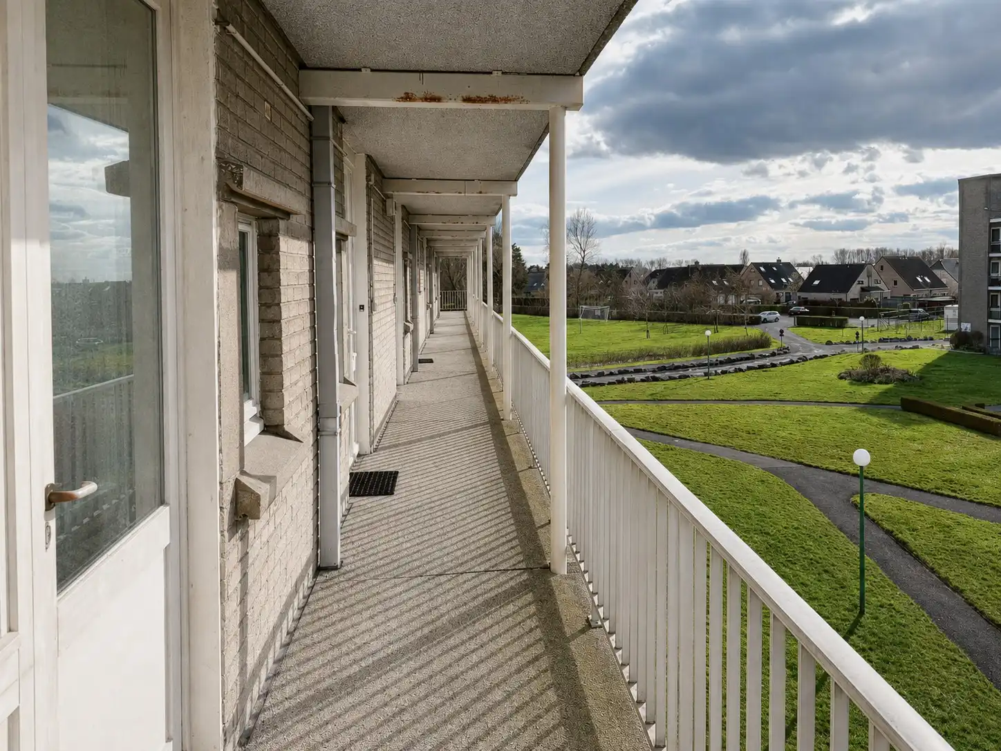 Instapklaar en smaakvol gerenoveerd appartement te koop in Park Atlantis, Vosseslag – De Haan. foto 7