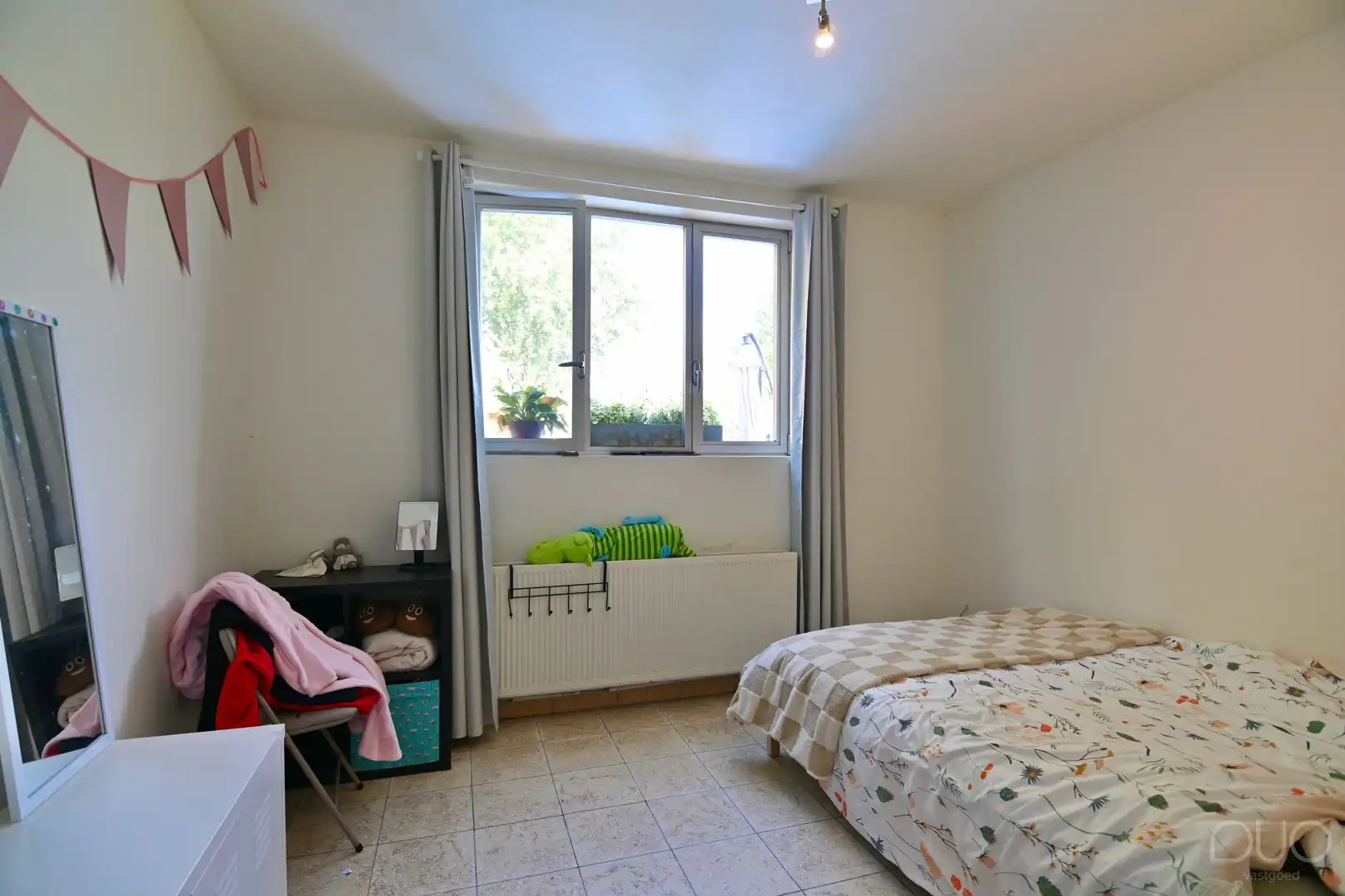 Ruim pand - makkelijk op te delen in 2 appartementen en grote tuin in het centrum van Zepperen foto 9