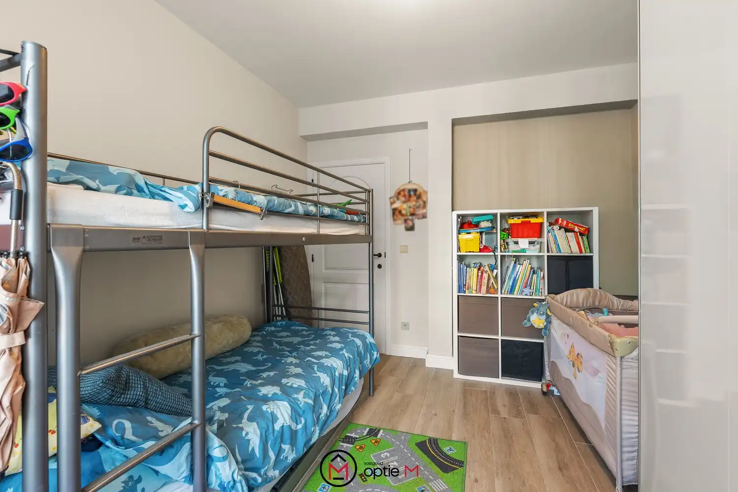 Ruim gerenoveerd appartement van 170 m² met 4 slaapkamers en twee terrassen in hartje Genk foto 21