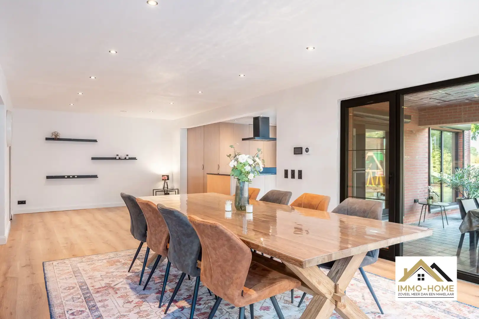 Volledig gerenoveerde woning met agrarisch uitzicht! foto 10