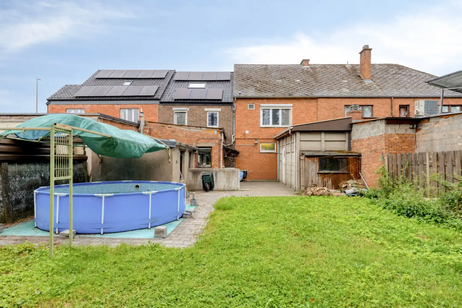 RUIME EN GERENOVEERDE WONING MET 4 SLAAPKAMERS EN WESTGERICHTE TUIN TE HALEN! foto 10