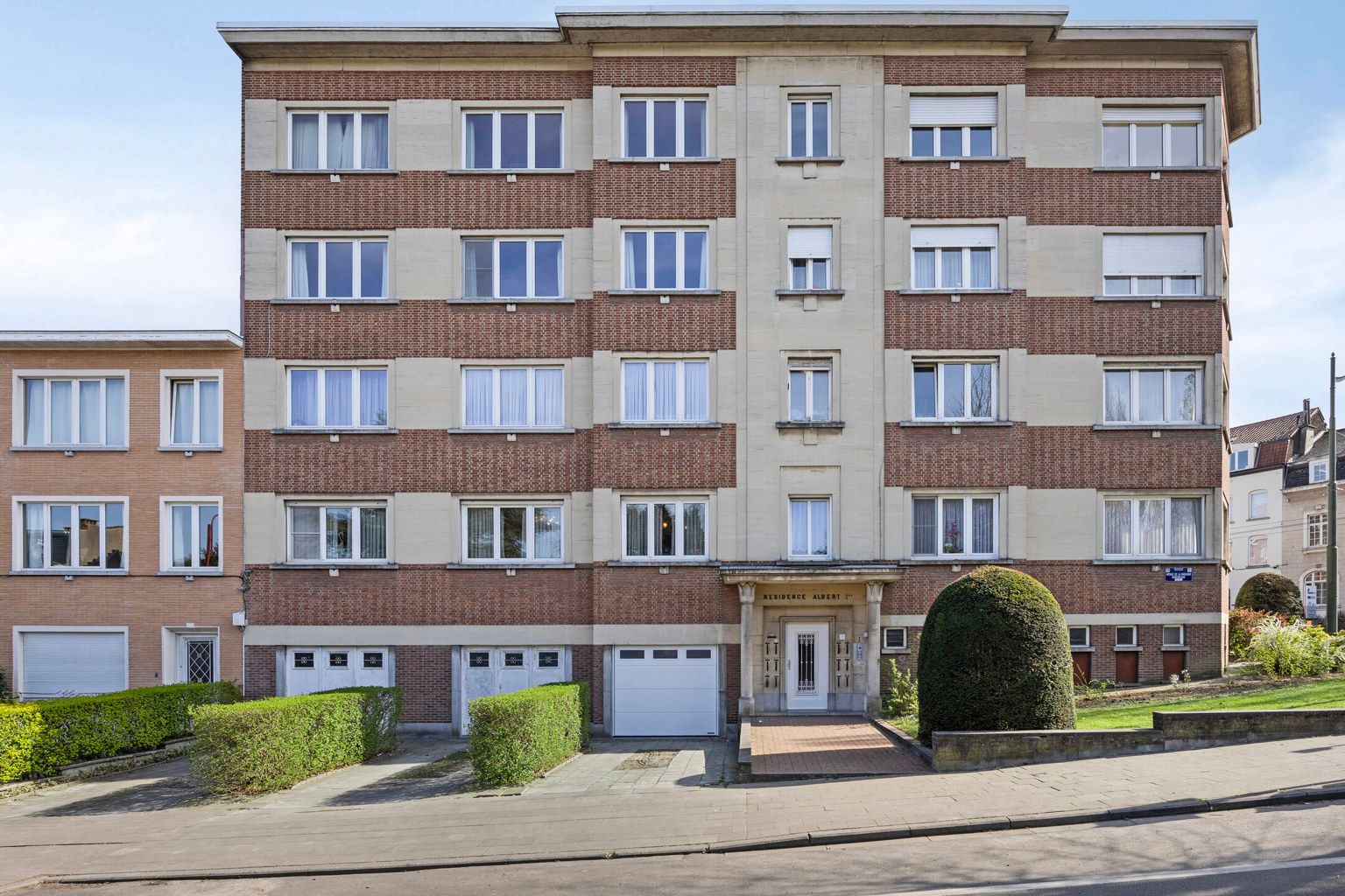 immo DAVID stelt voor: 1 slpk met 3 kelders en garagebox foto {{pictureIndex}}
