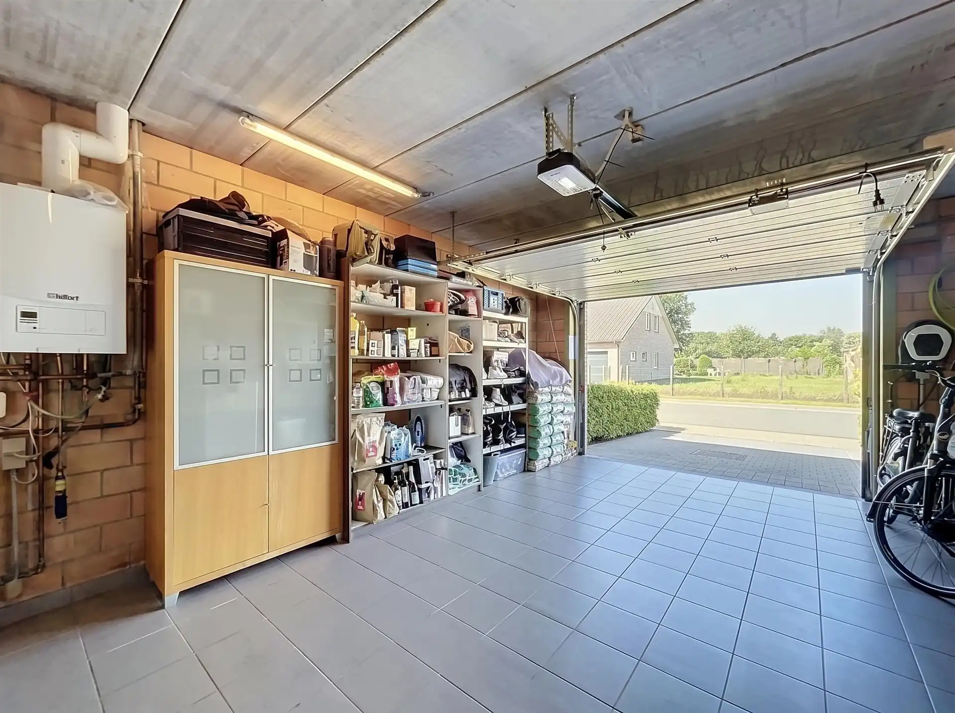 Energiezuinige gezinswoning met 3 slaapkamers en inpandige garage  op toplocatie  foto 16
