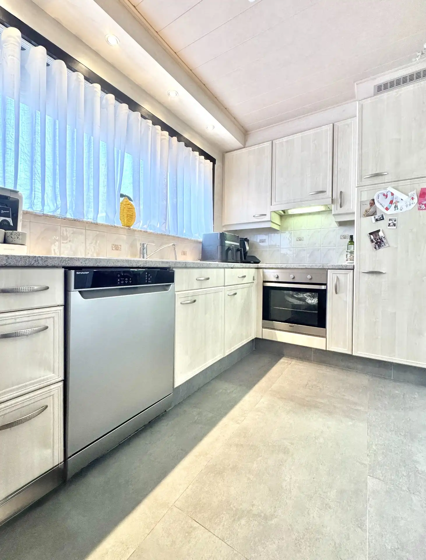 GERENOVEERDE GELIJKVLOERSE WONING | 3 KAMERS | GARAGE | 274 M² foto 12