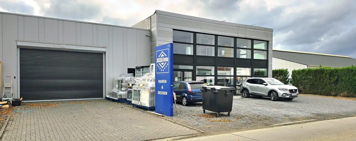 Strategisch goed gelegen bedrijfsgebouw met woonst in Herk-de-Stad foto 2