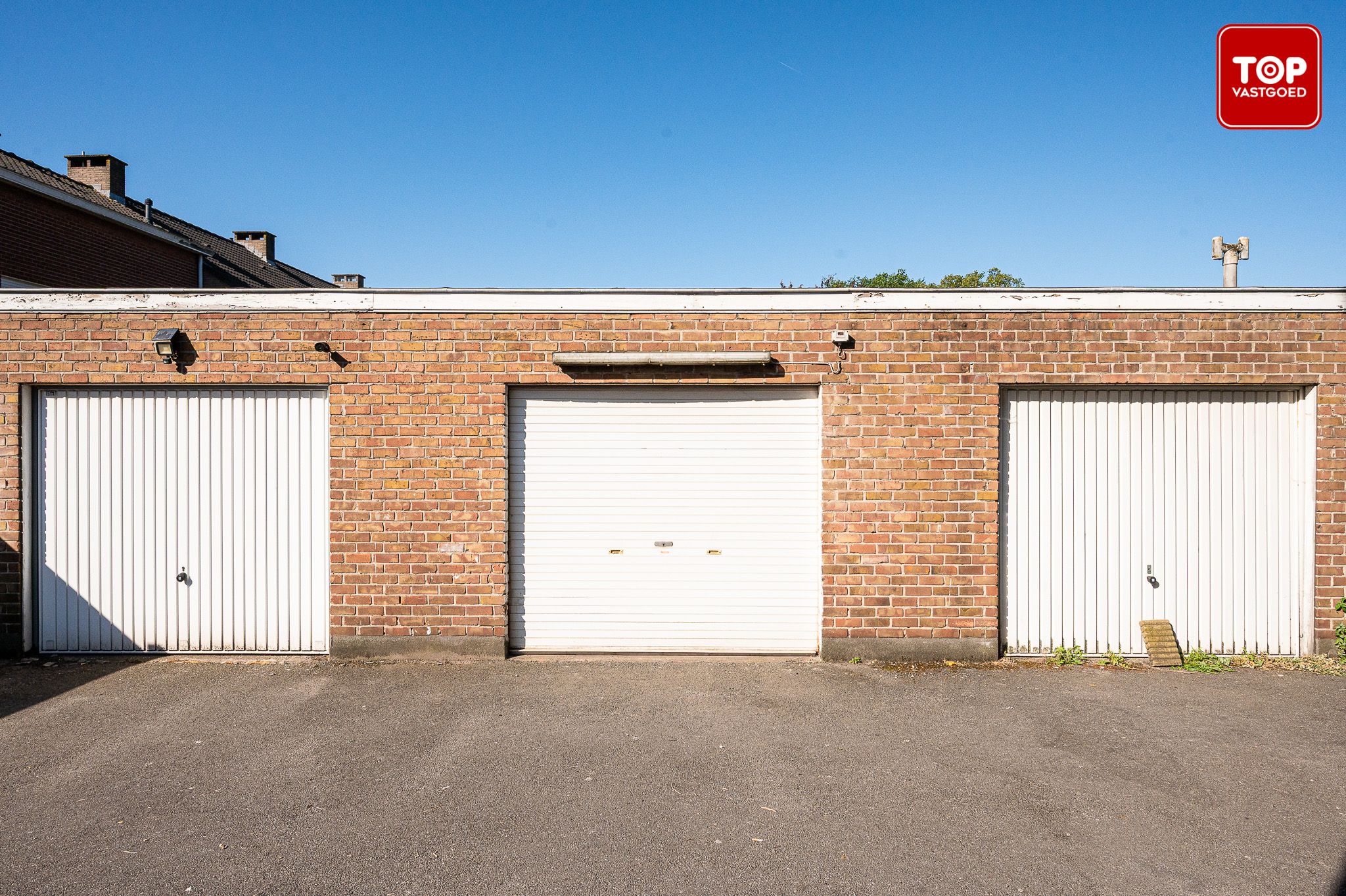 Instapklaar 2-slaapkamer appartement met terras en garage. foto 20