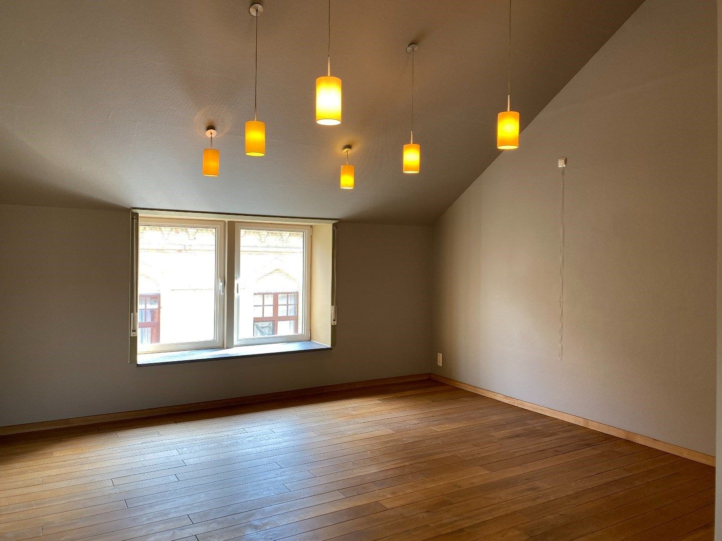 Ruime stadswoning met 2 slaapkamers en garage foto 14