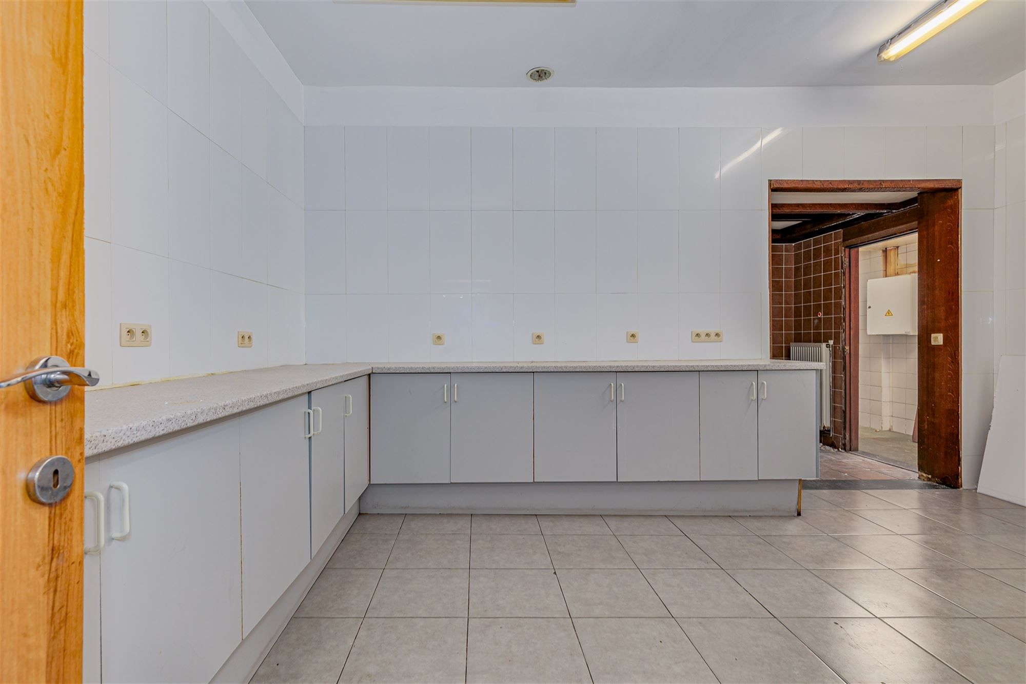 Handelsgelijkvloersca 180 m² met tuin van 70 m² foto 8