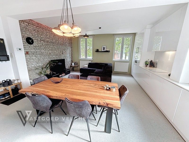 Gerenoveerd appartement met 2 slaapkamers in winterslag Cité foto 3