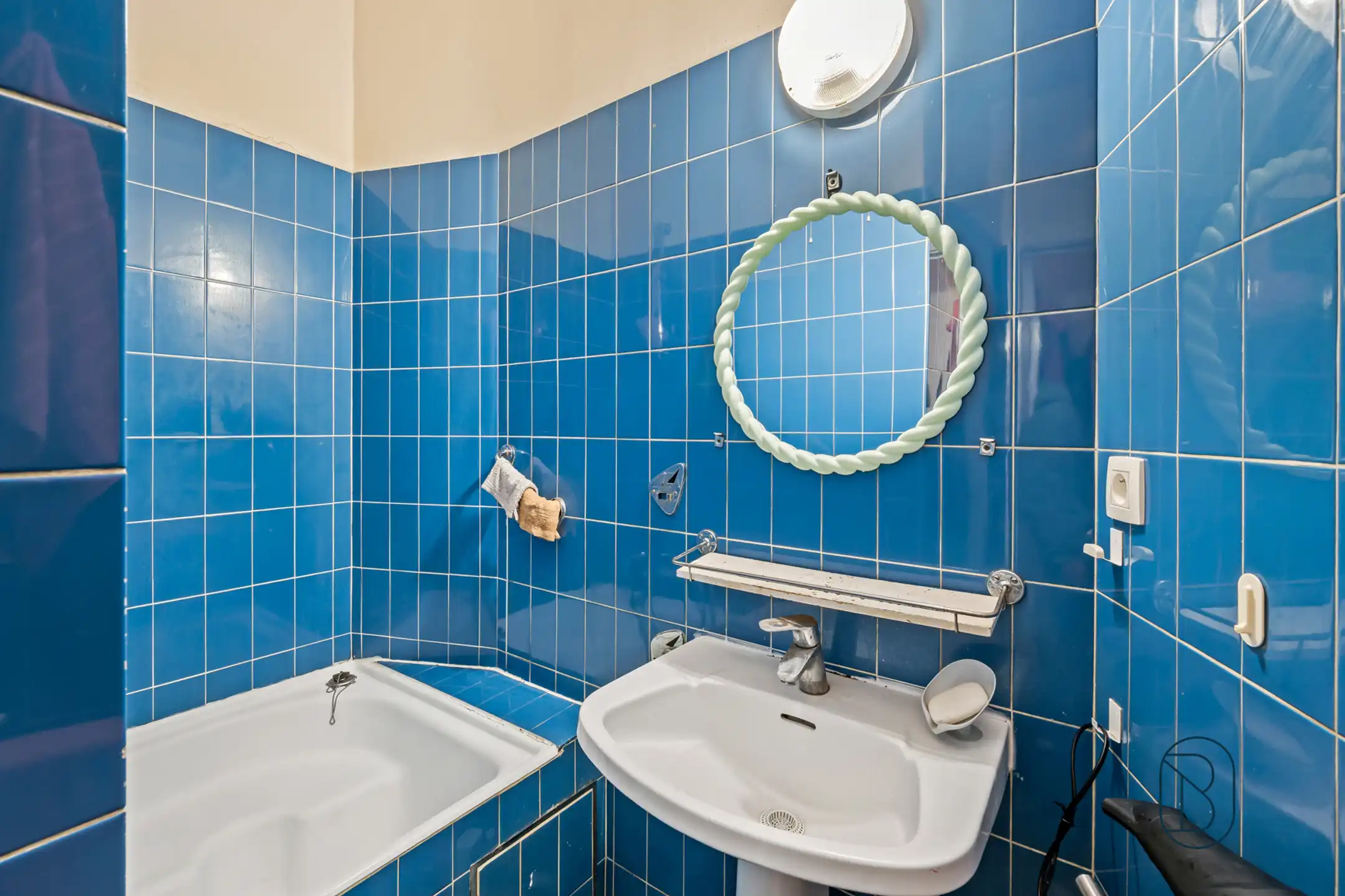 Topgelegen opbrengsteigendom: 3 appartementen en 3 garages foto 24