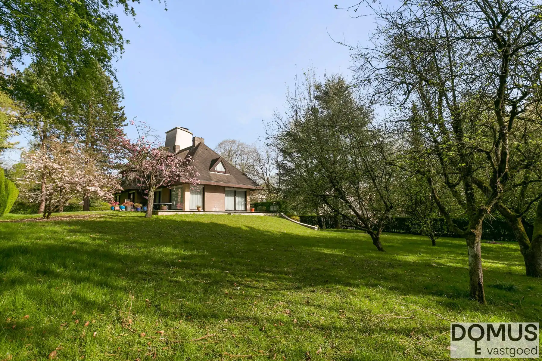 Statige villa met tijdloze architectuur op topligging  foto 33