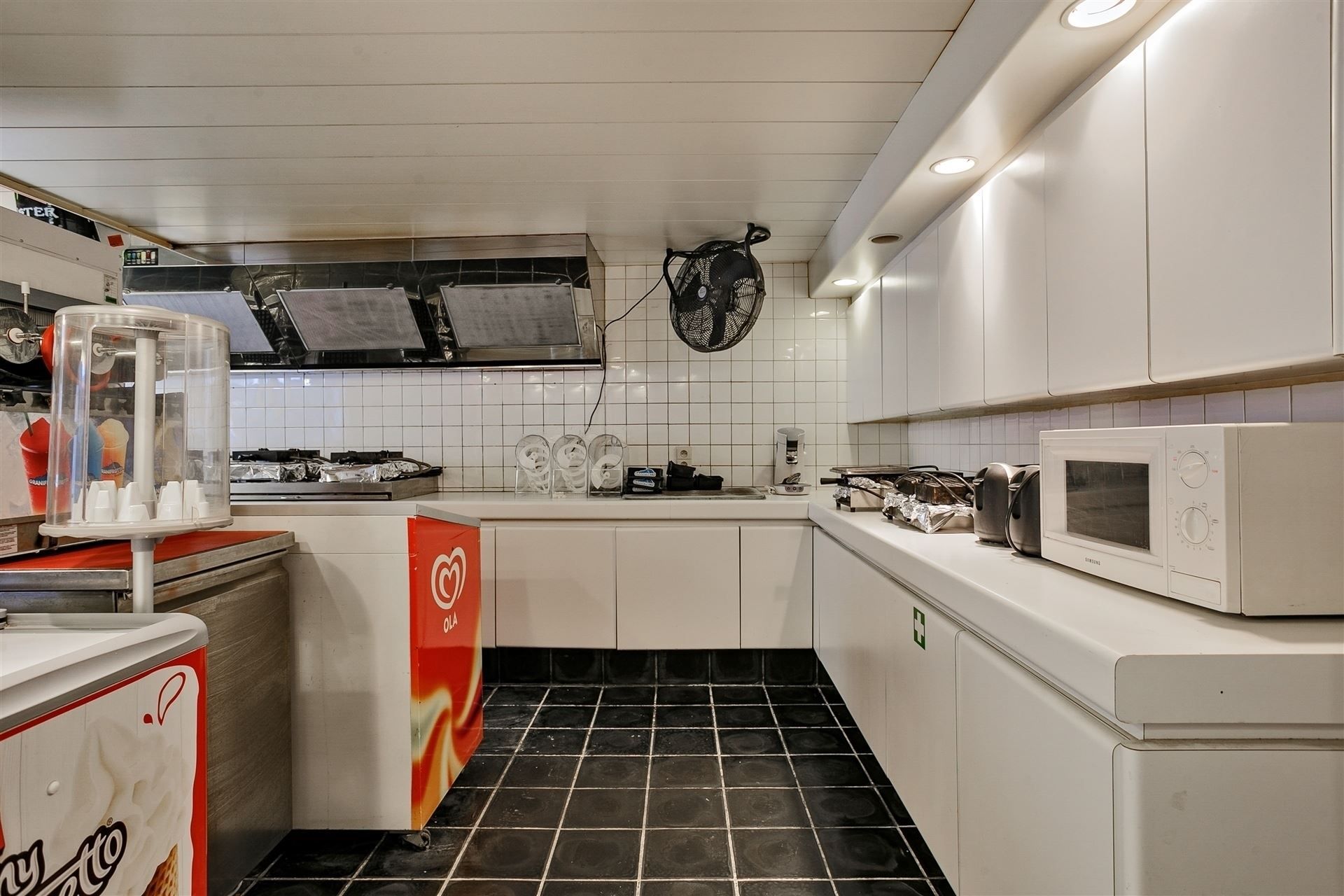 TOPLOCATIE / VLAK AAN ZEEDIJK foto 6