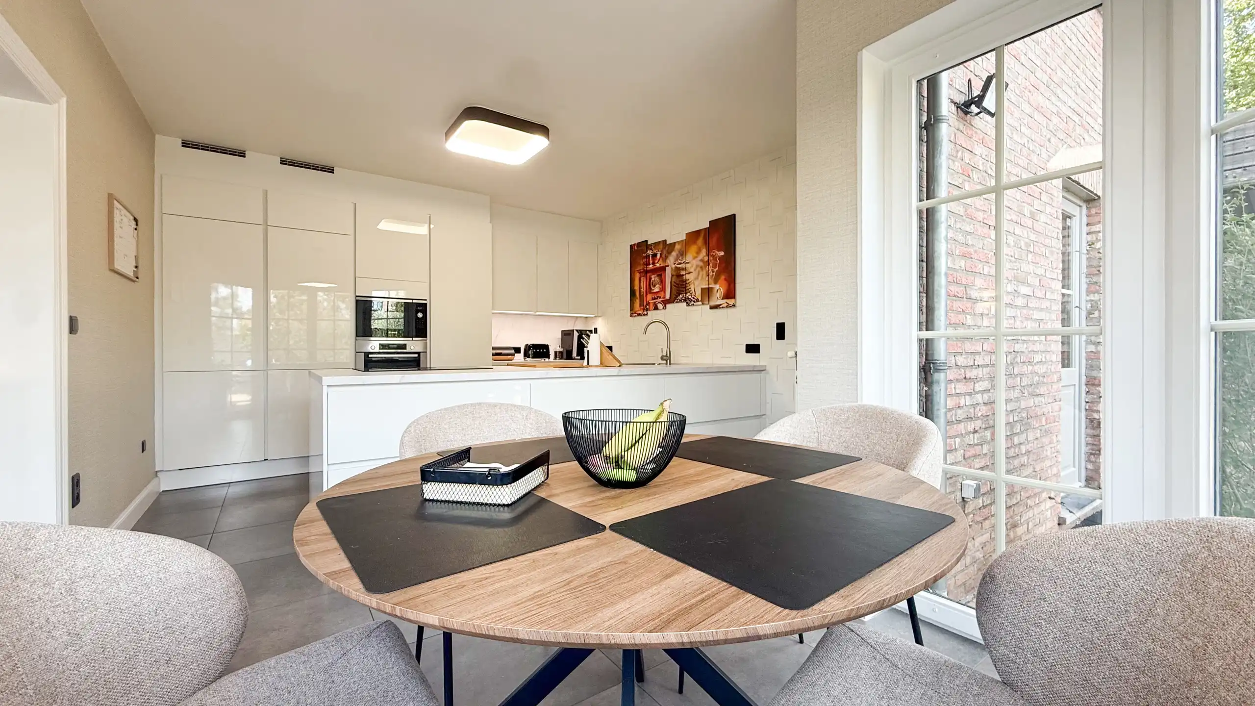 Ruime woning van 235m² met 4slpks, kelder en EPC B!  foto 12