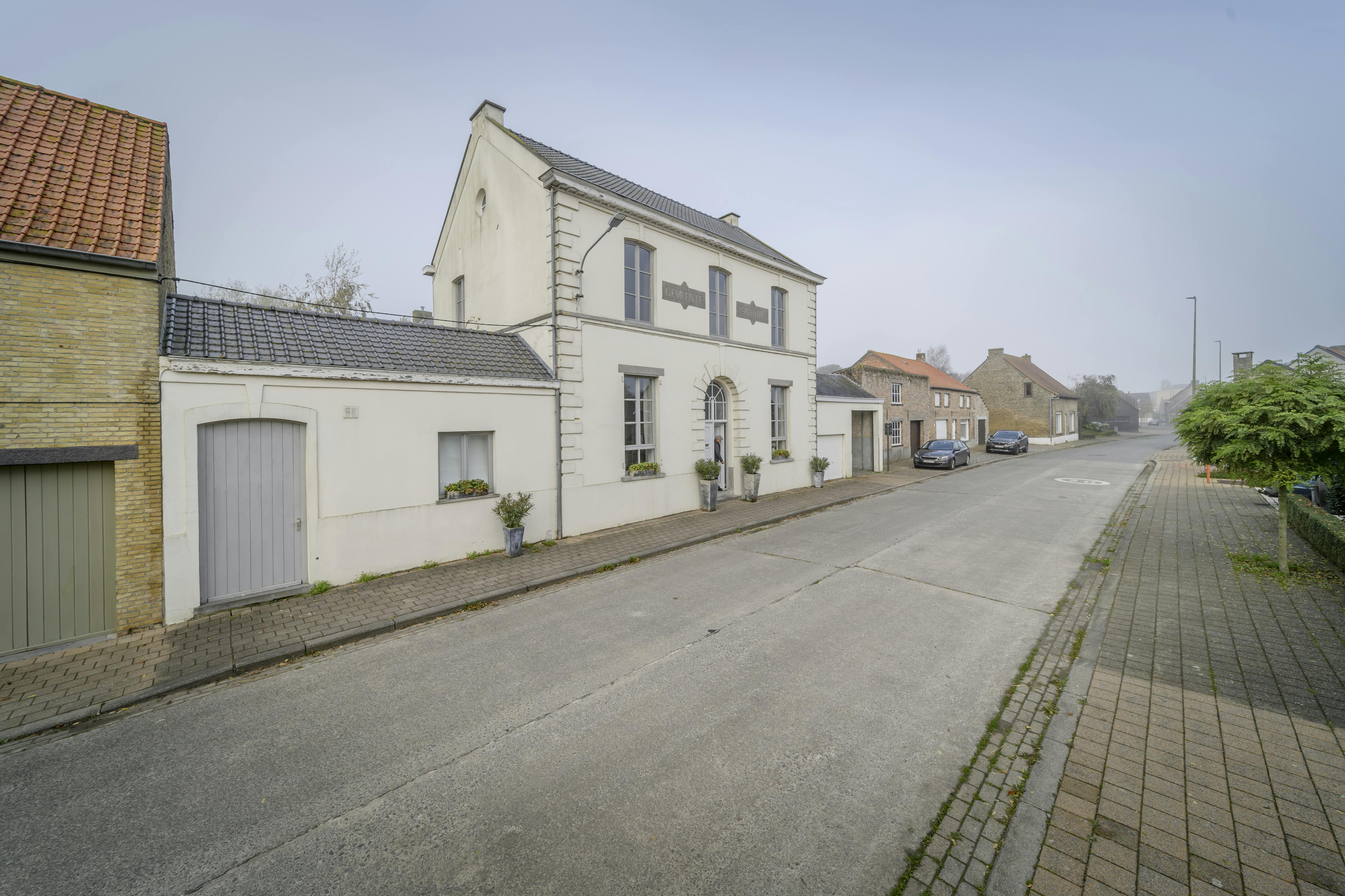 Authentieke herenwoning met 5 slaapkamers, tuin en garage. foto 20