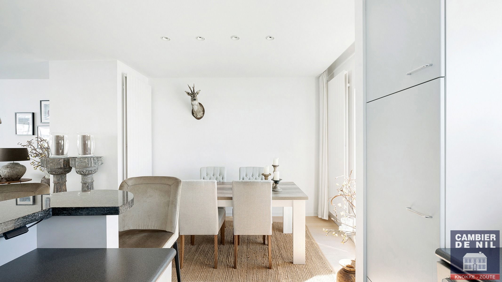 Schitterend duplex appartement met terras voor-en achteraan in hartje Zoute foto 6