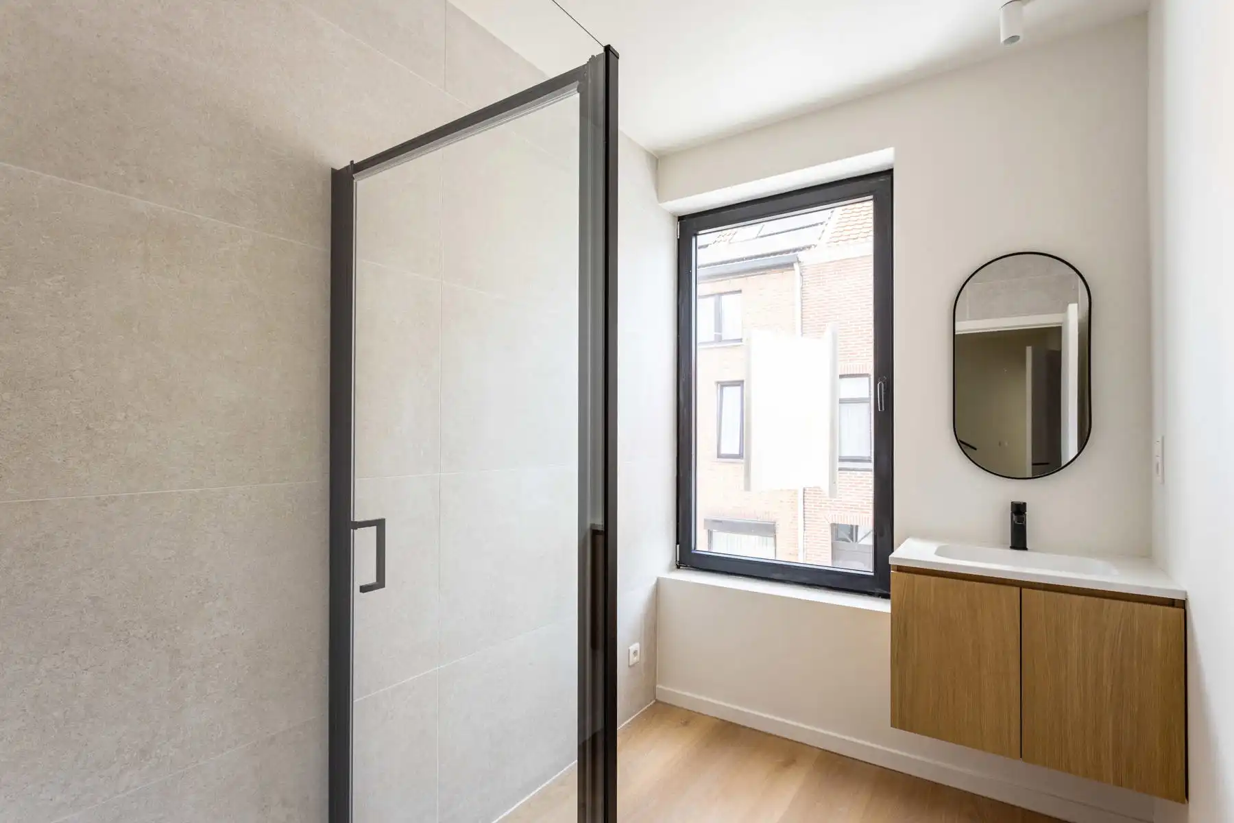 Kwalitatief gerenoveerde woning in centrum Aalst. foto 18