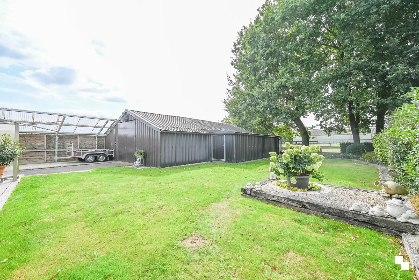 Charmante, goed onderhouden woning met werkplaats foto 11