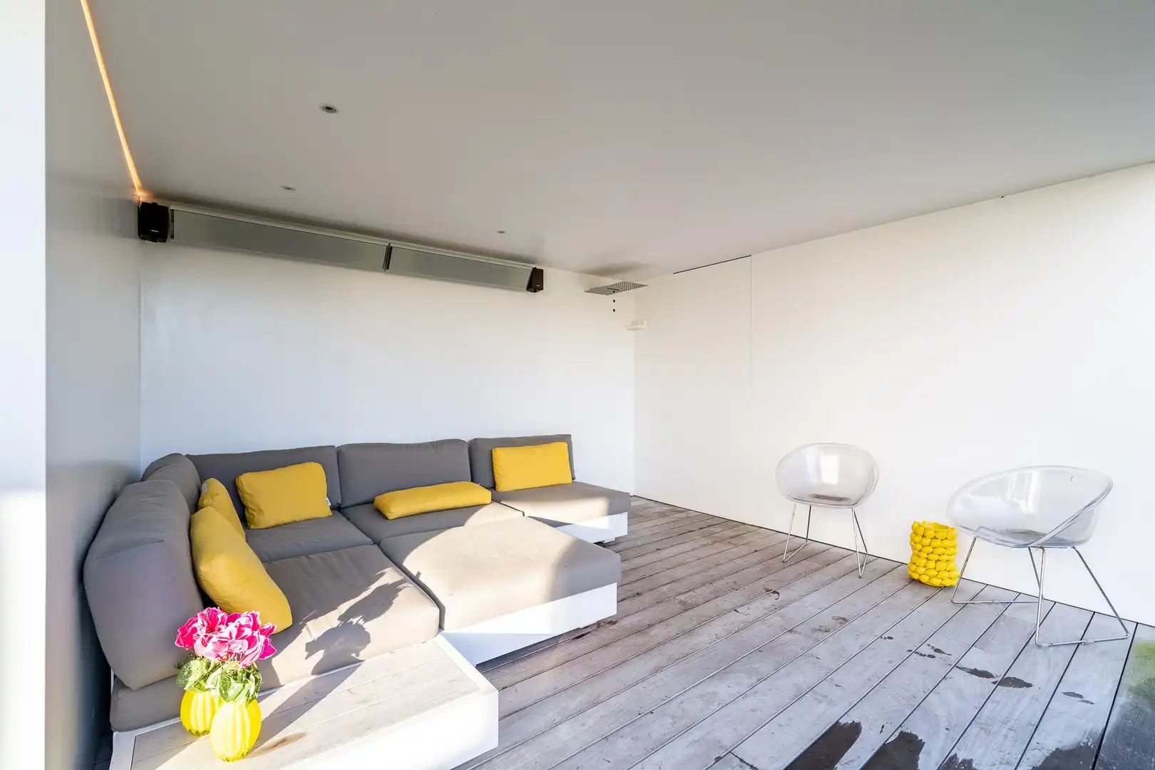Alleenstaande villa met 4 slaapkamers in een residentiële omgeving. foto 41