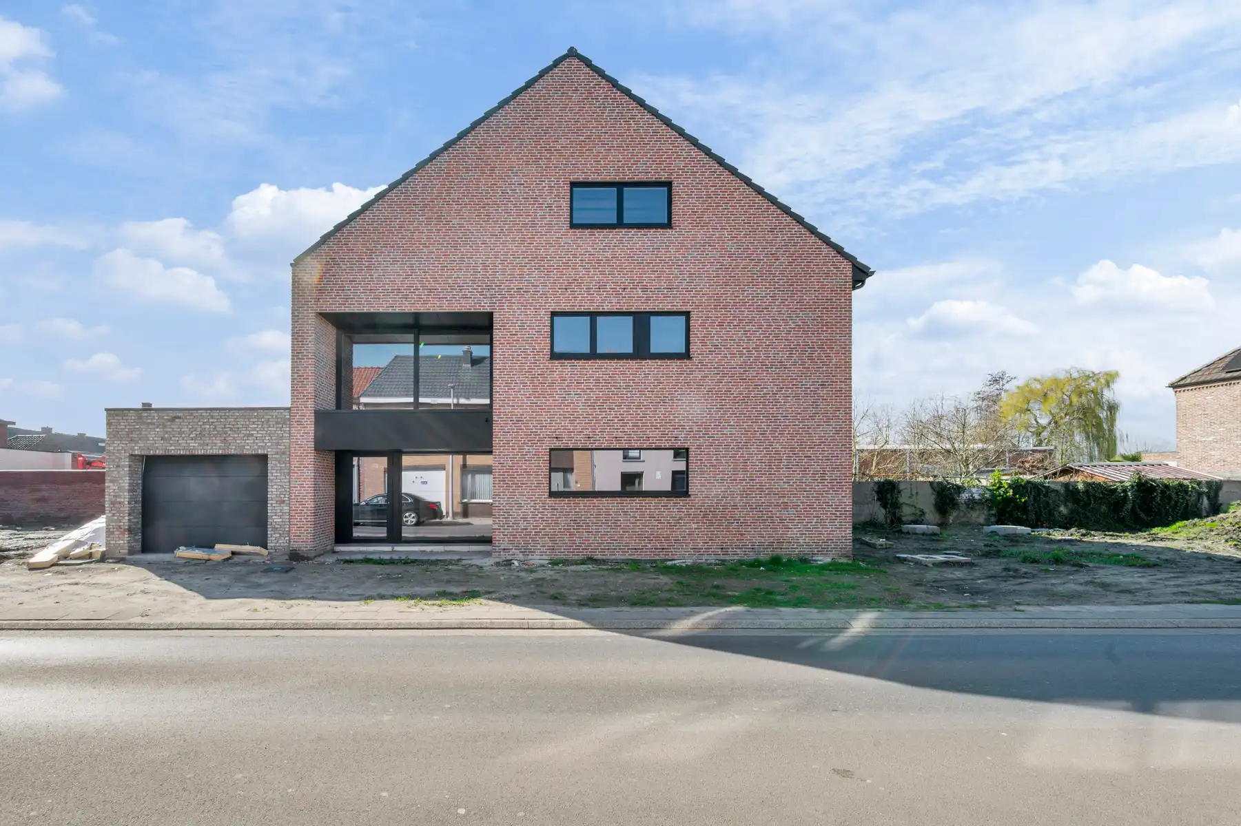 Ruime nieuwbouwwoning foto {{pictureIndex}}