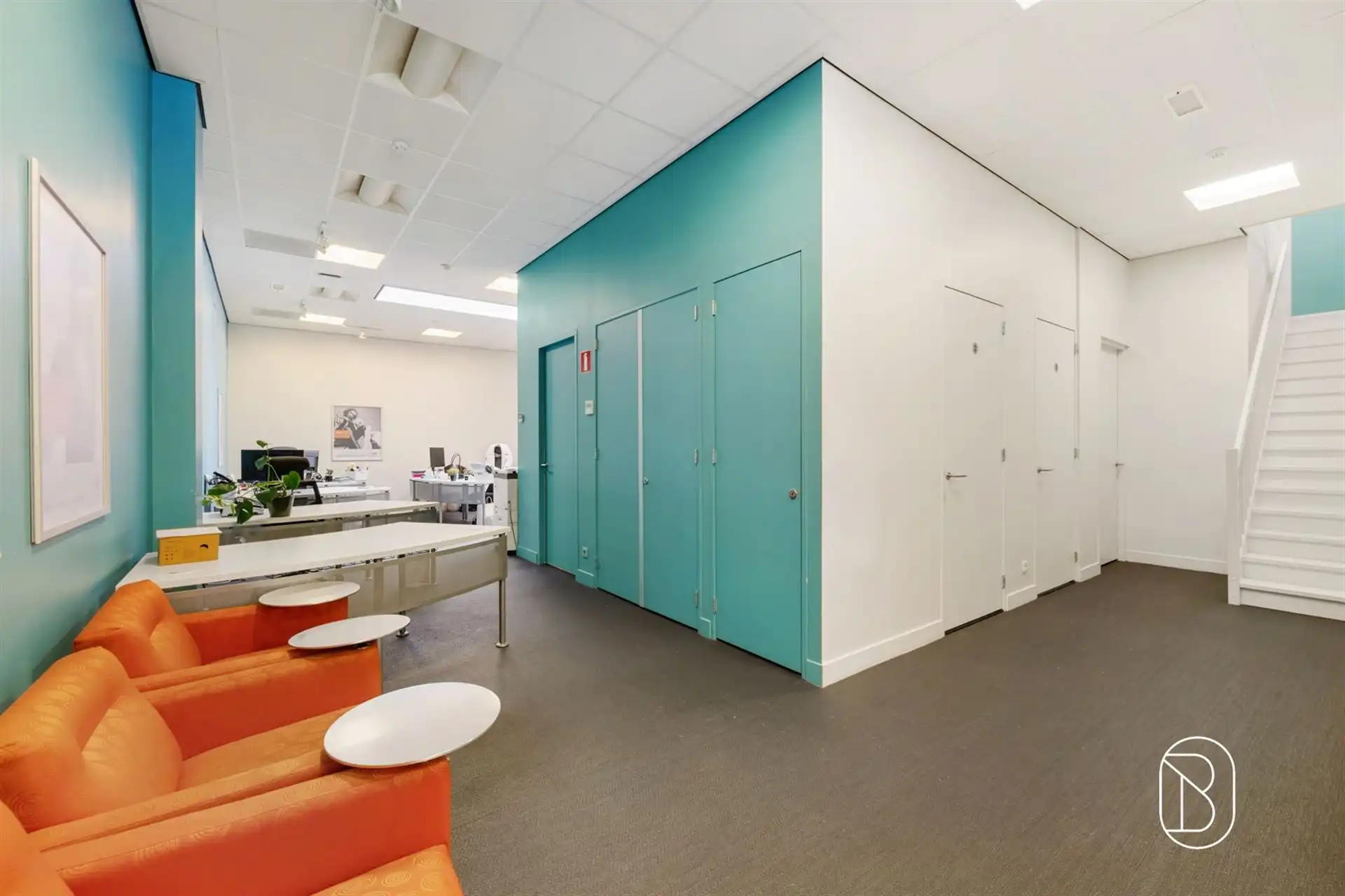 Topgelegen kantoorruimte van 450m2, veel potentieel foto 12